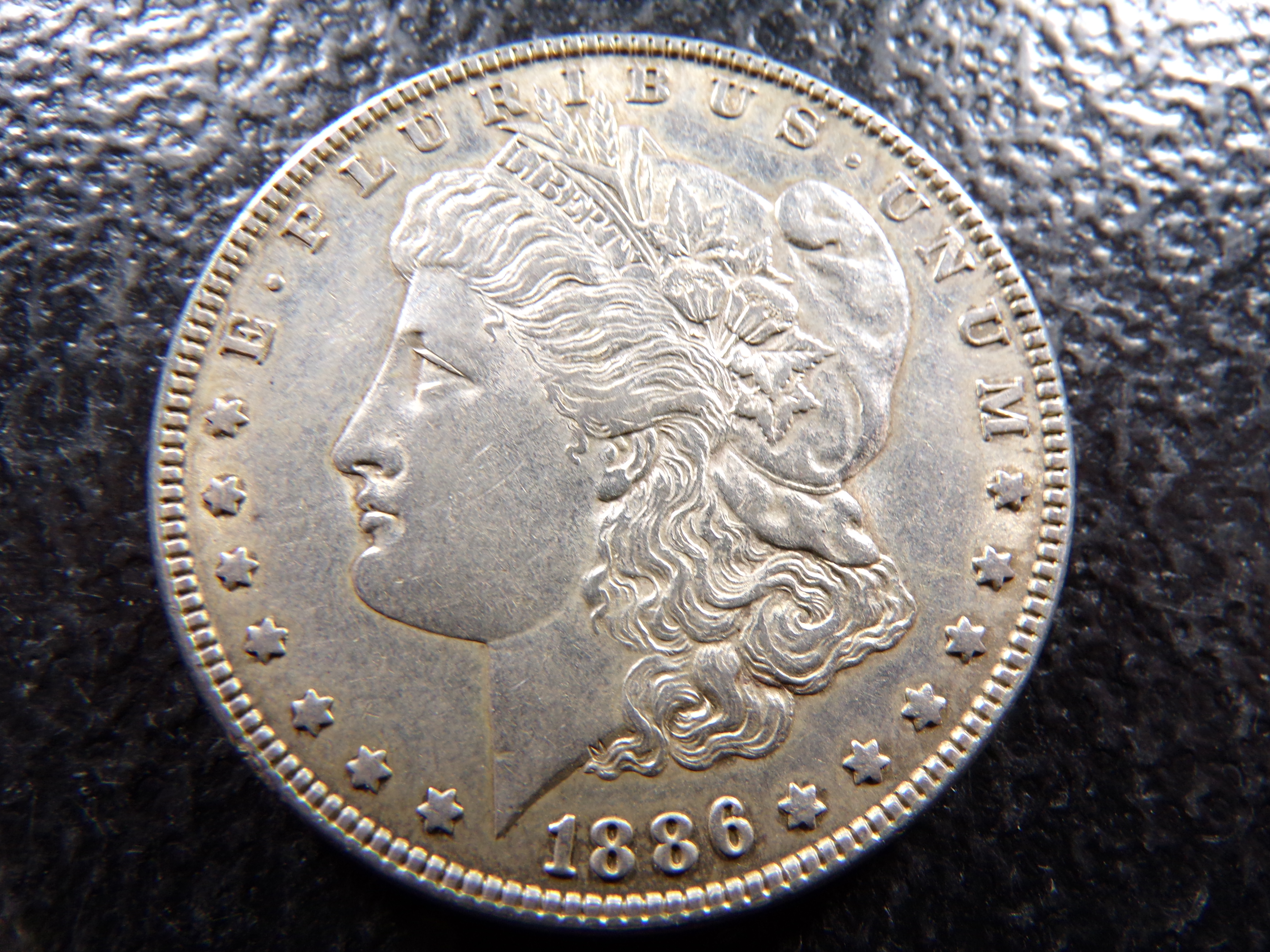 1886 MORGAN SILVER DOLLAR