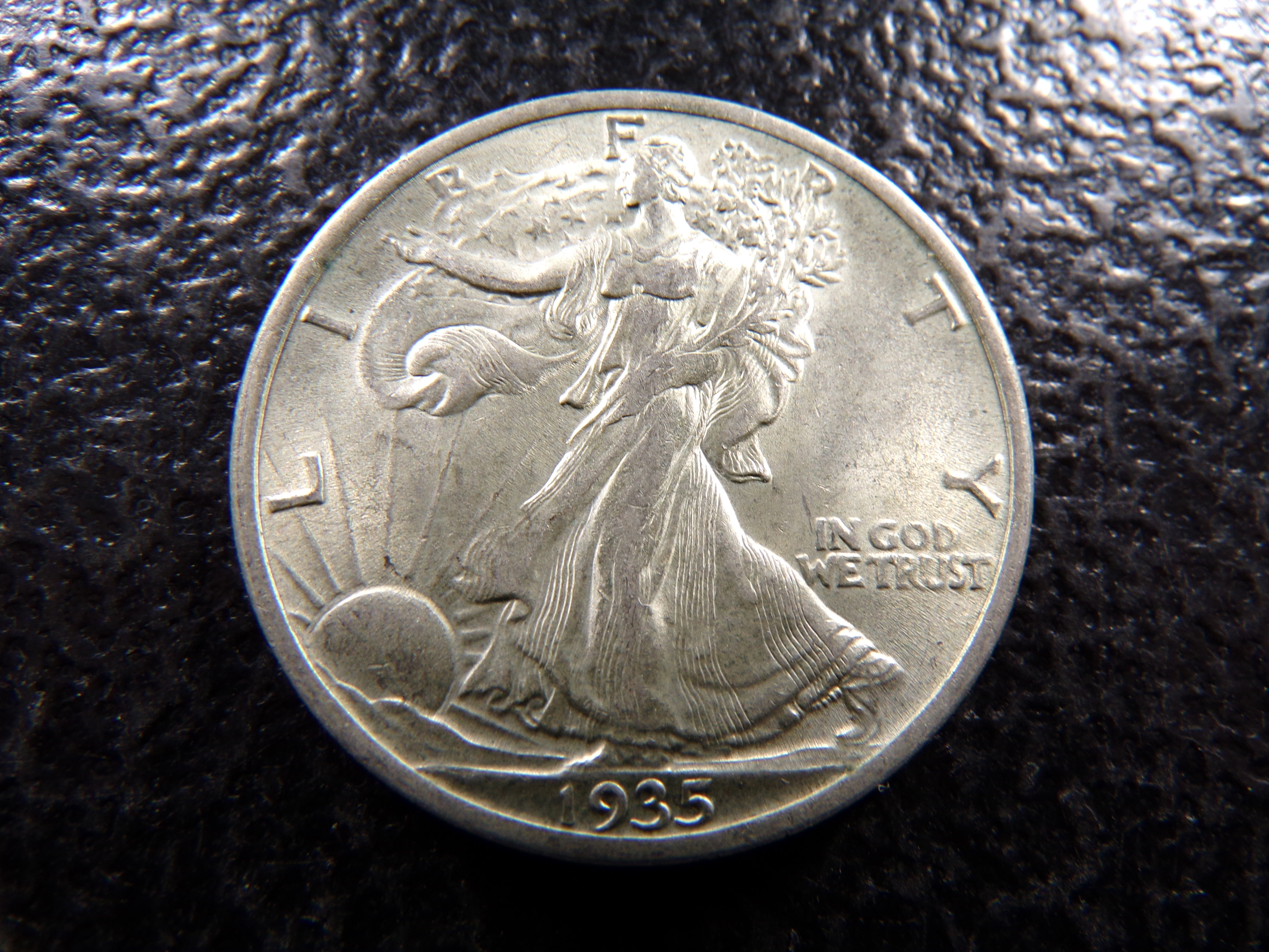 1935 HIGH GRADE WALKING LIBERTY SILVER HALF DOLLAR