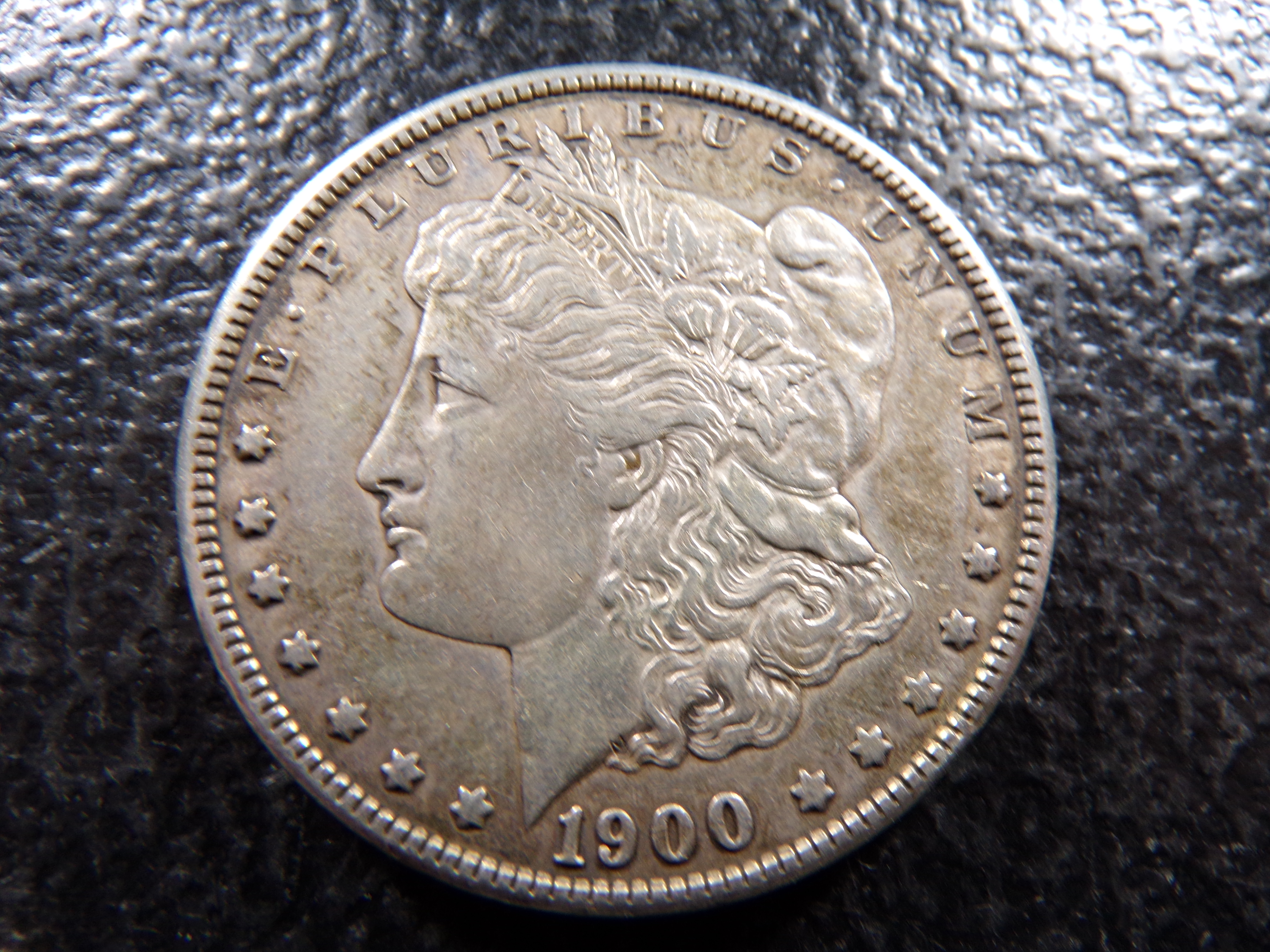 1900 MORGAN SILVER DOLLAR