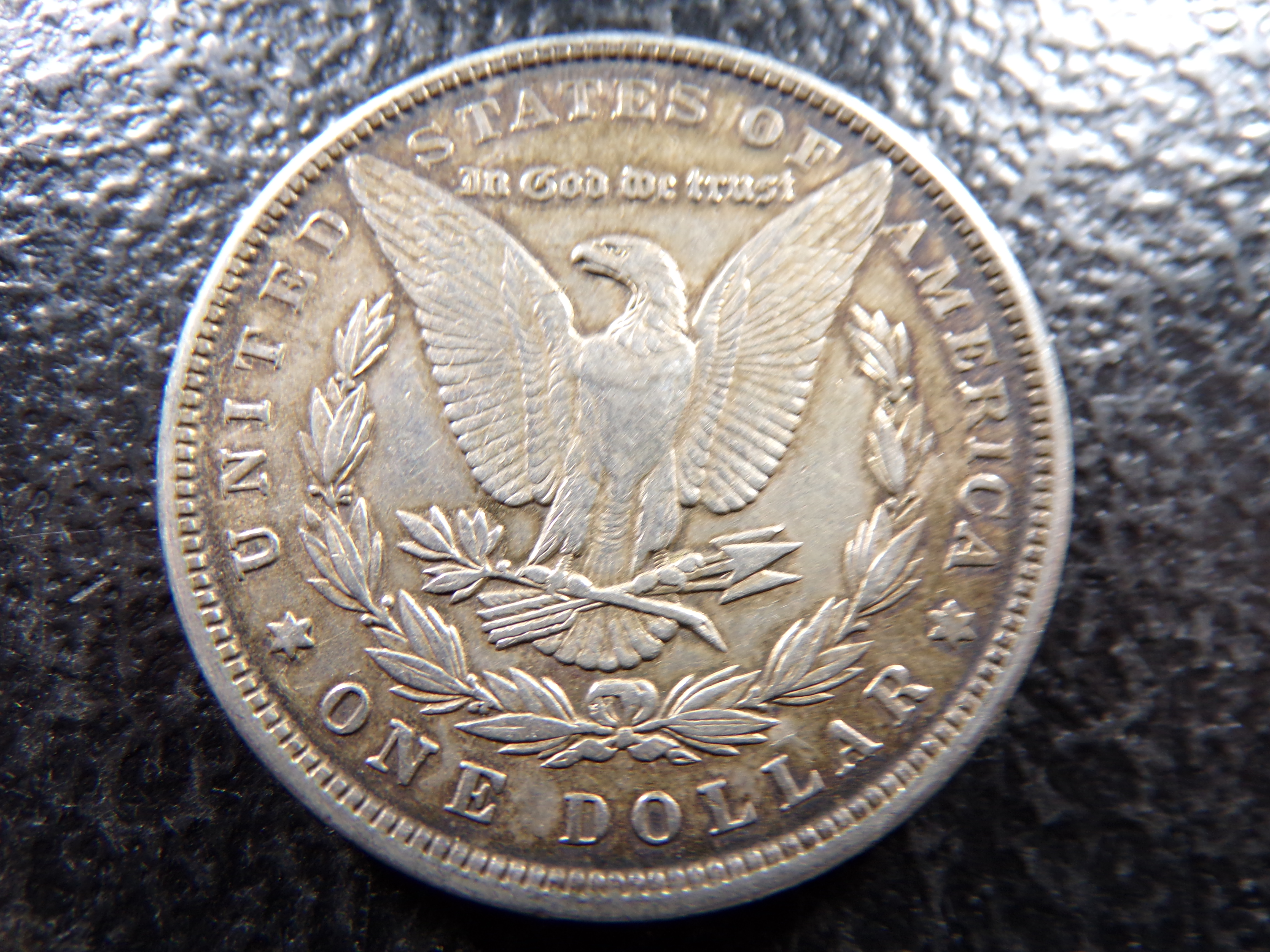 1900 MORGAN SILVER DOLLAR