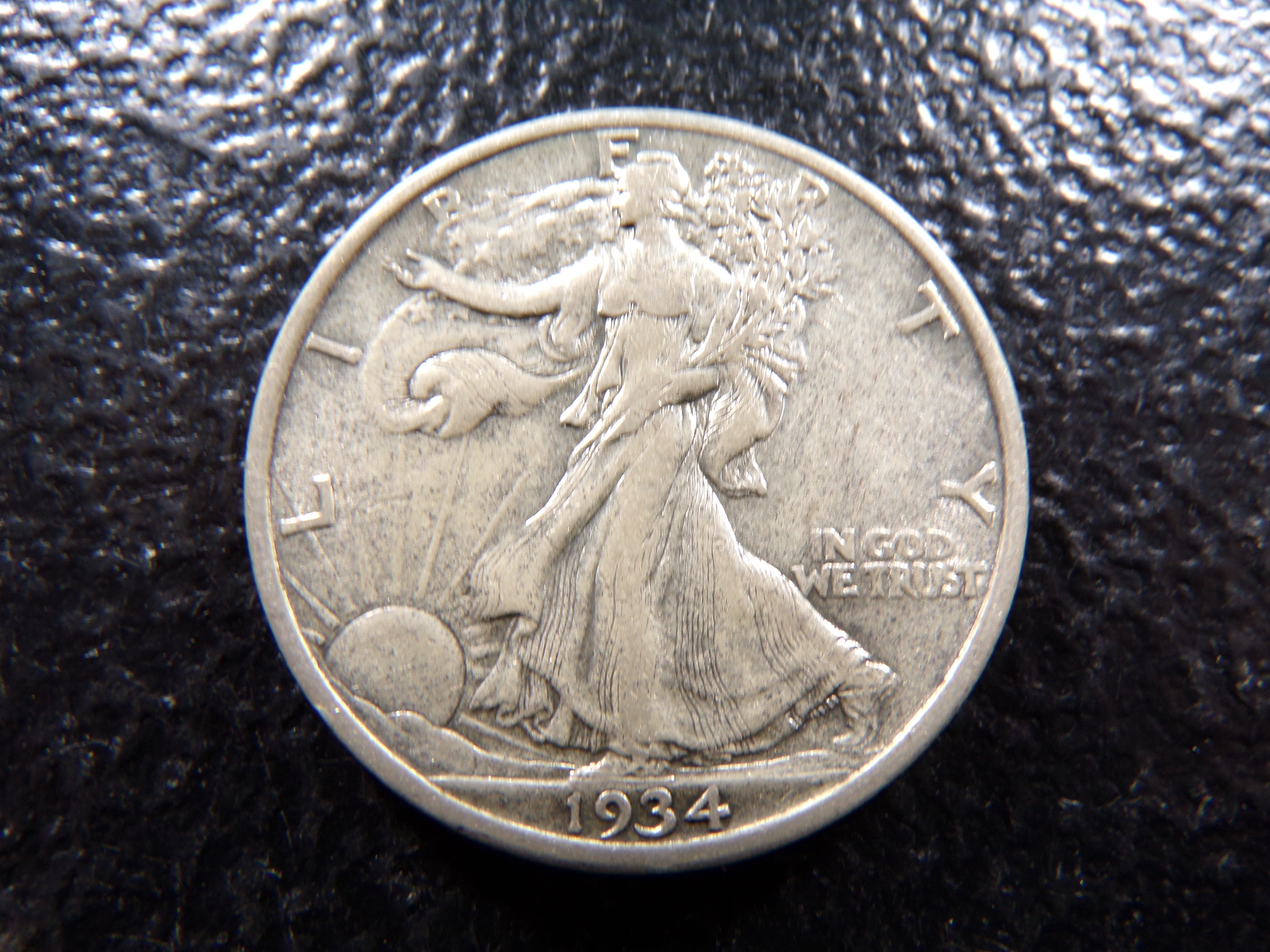 1934 WALKING LIBERTY SILVER HALF DOLLAR