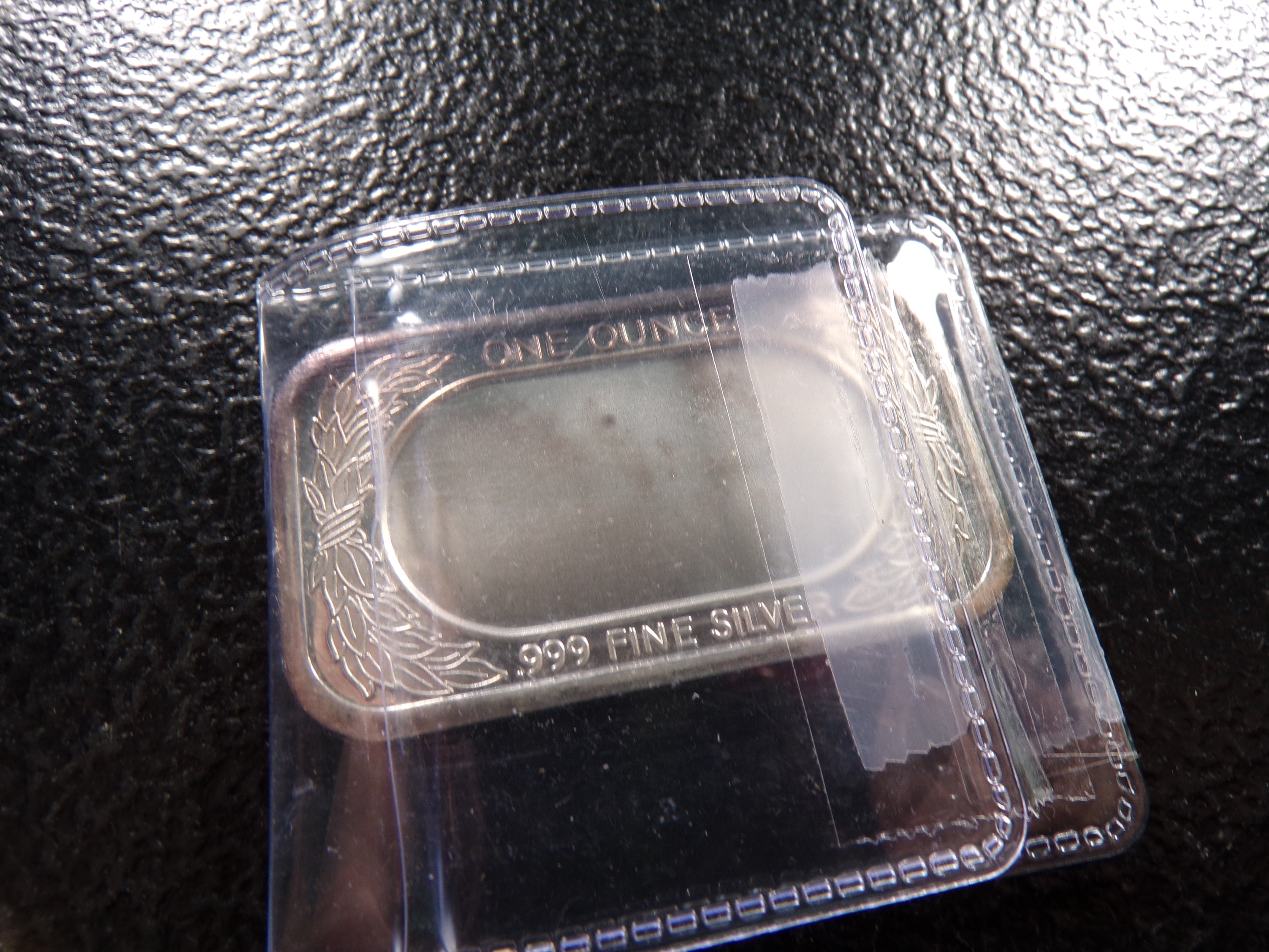 COLLECTIBLE 1 OUNCE .999 FINE SILVER BAR