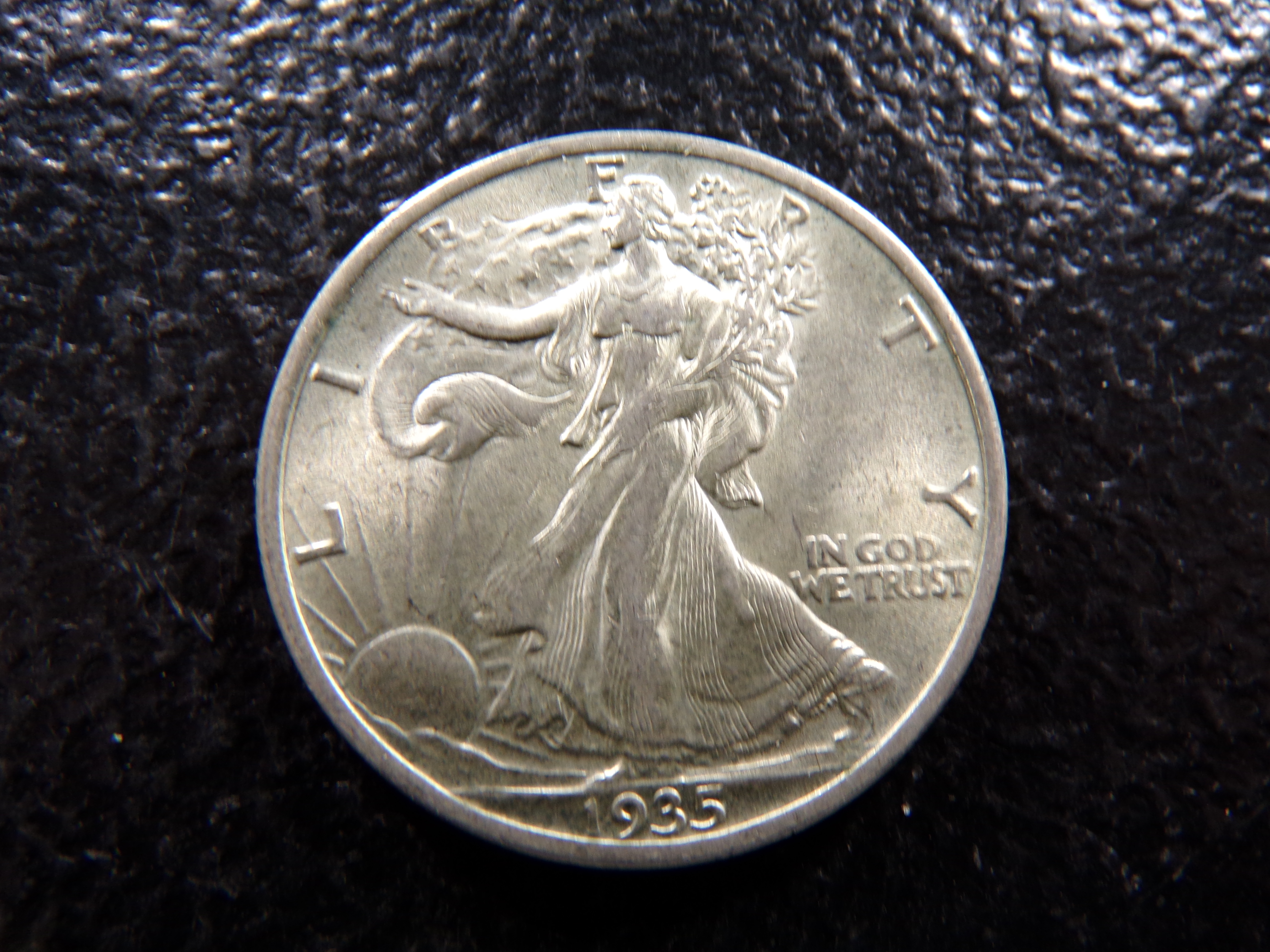 1935 HIGH GRADE WALKING LIBERTY SILVER HALF DOLLAR