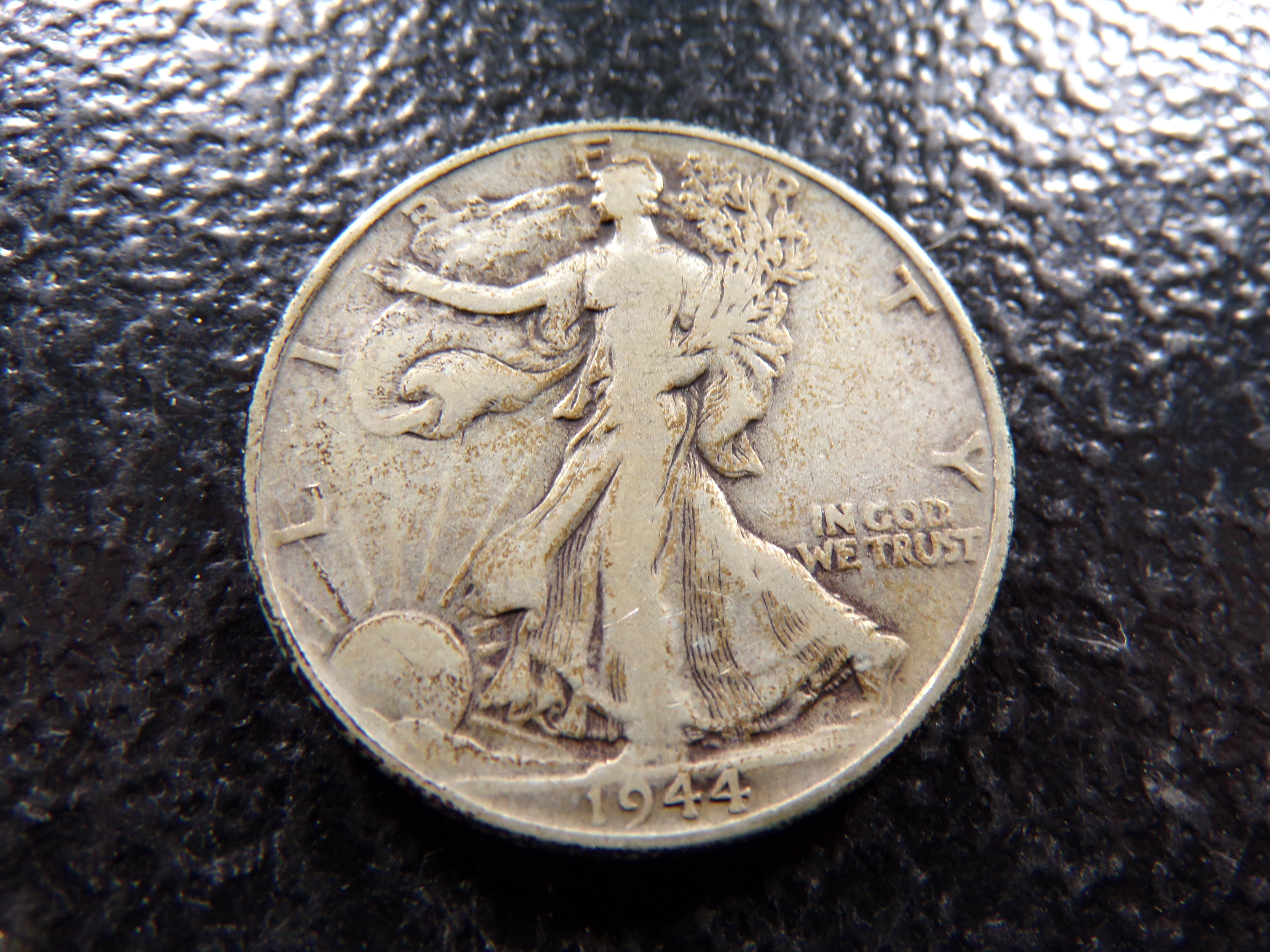 1944 WALKING LIBERTY SILVER HALF DOLLAR