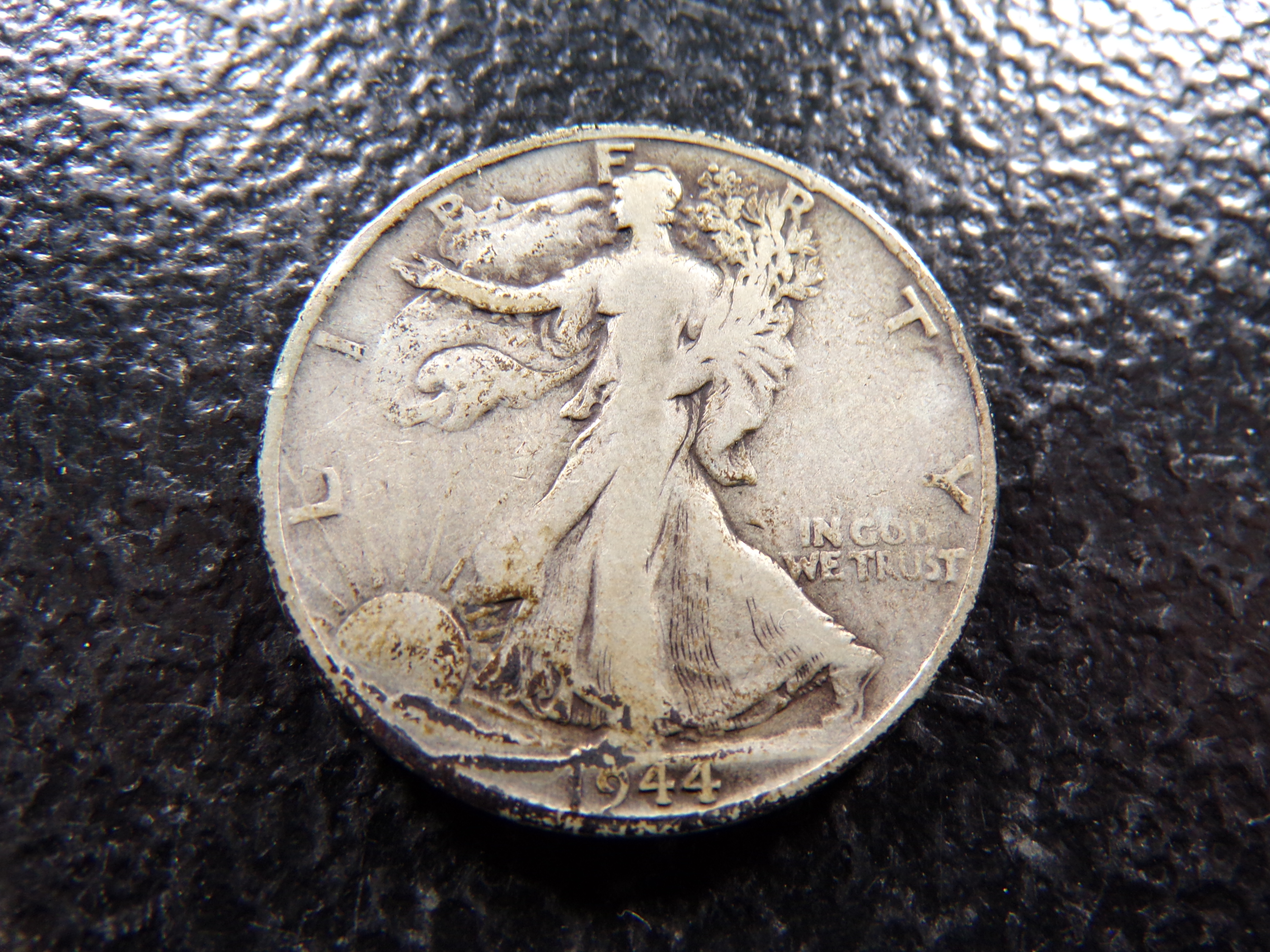 1944-S WALKING LIBERTY SILVER HALF DOLLAR