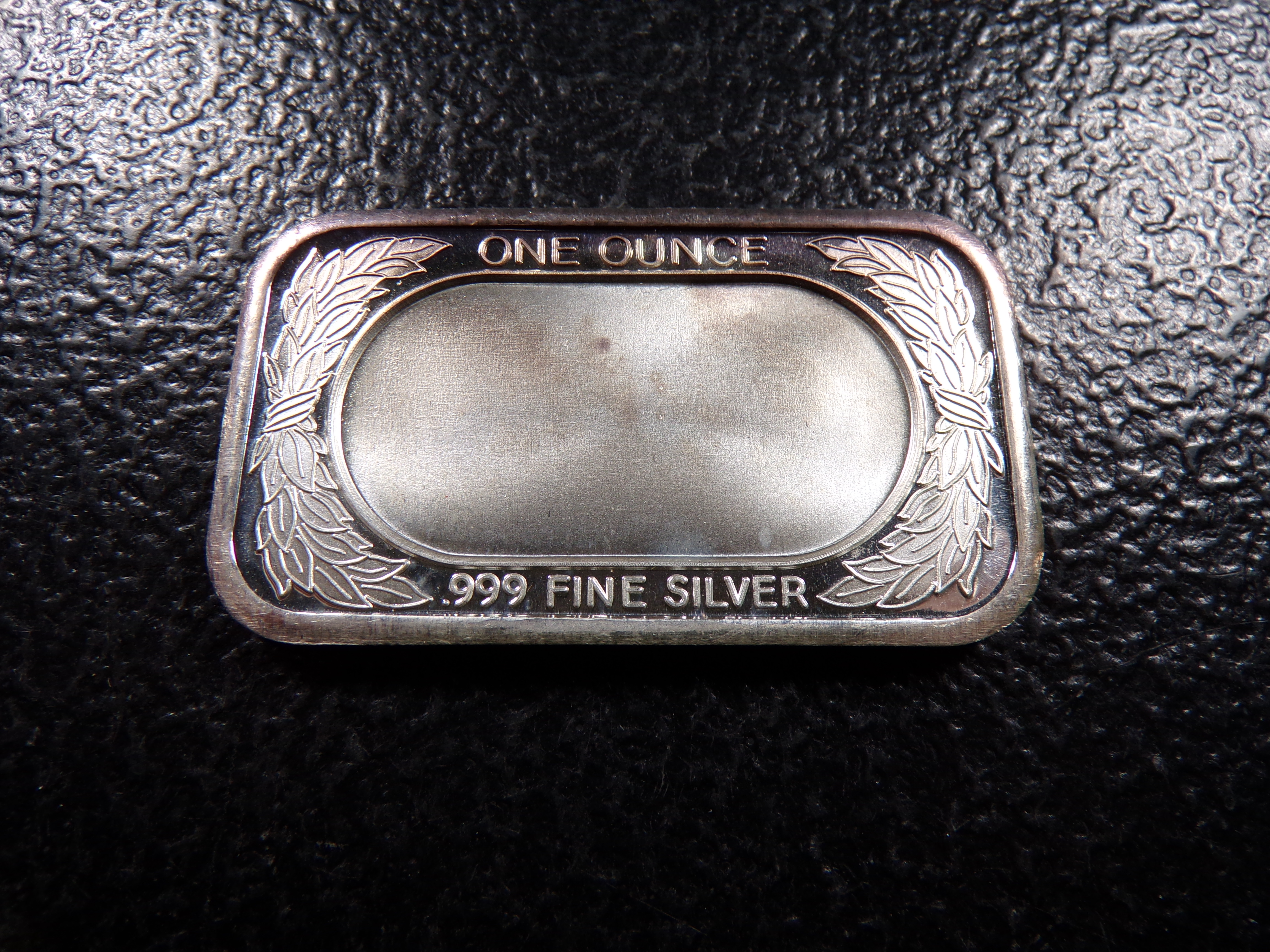 COLLECTIBLE 1 OUNCE .999 FINE SILVER BAR