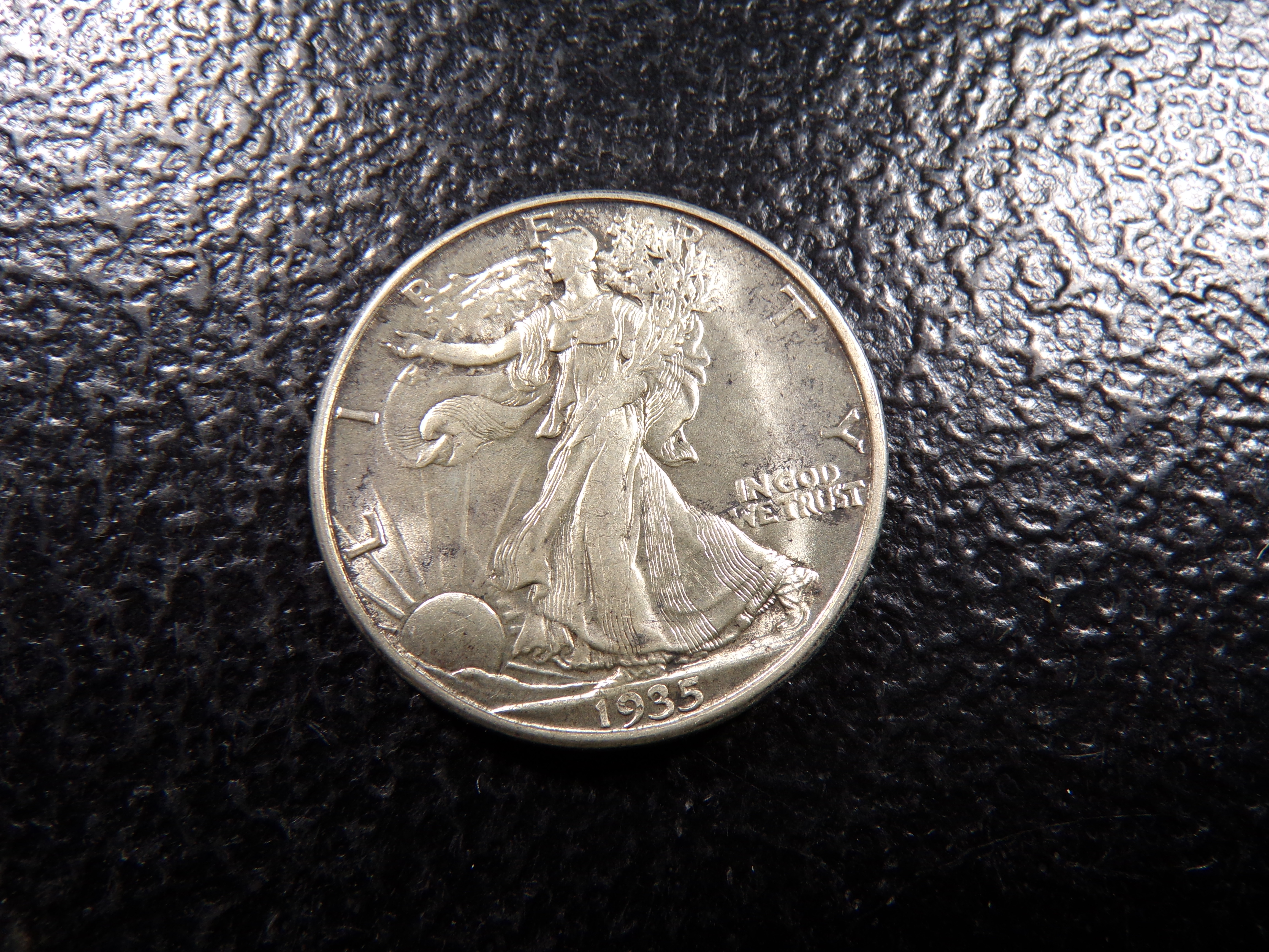 1935-D RARE DATE HIGH GRADE WALKING LIBERTY SILVER HALF DOLLAR