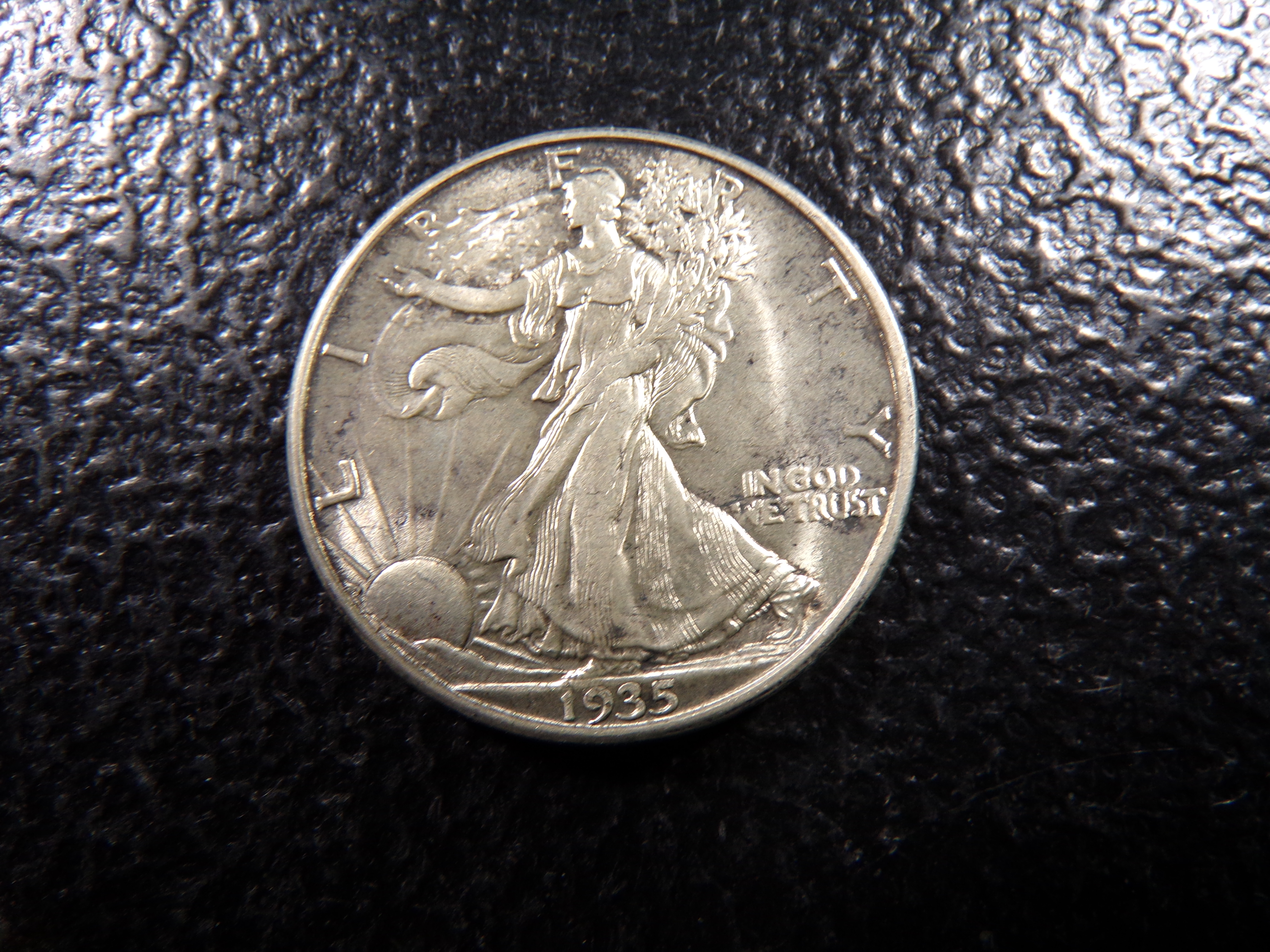 1935-D RARE DATE HIGH GRADE WALKING LIBERTY SILVER HALF DOLLAR