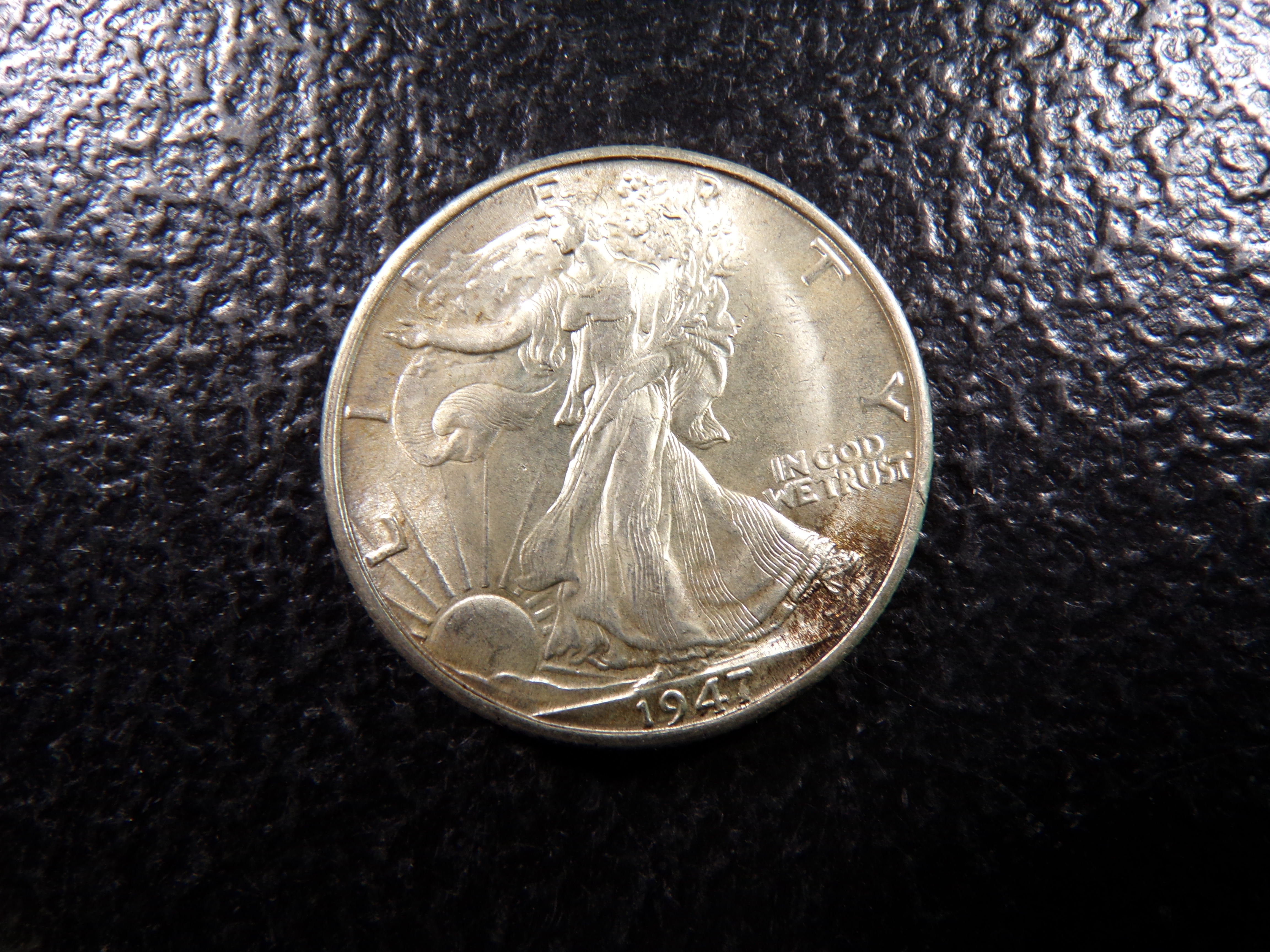 1947-D HIGH GRADE WALKING LIBERTY SILVER HALF DOLLAR