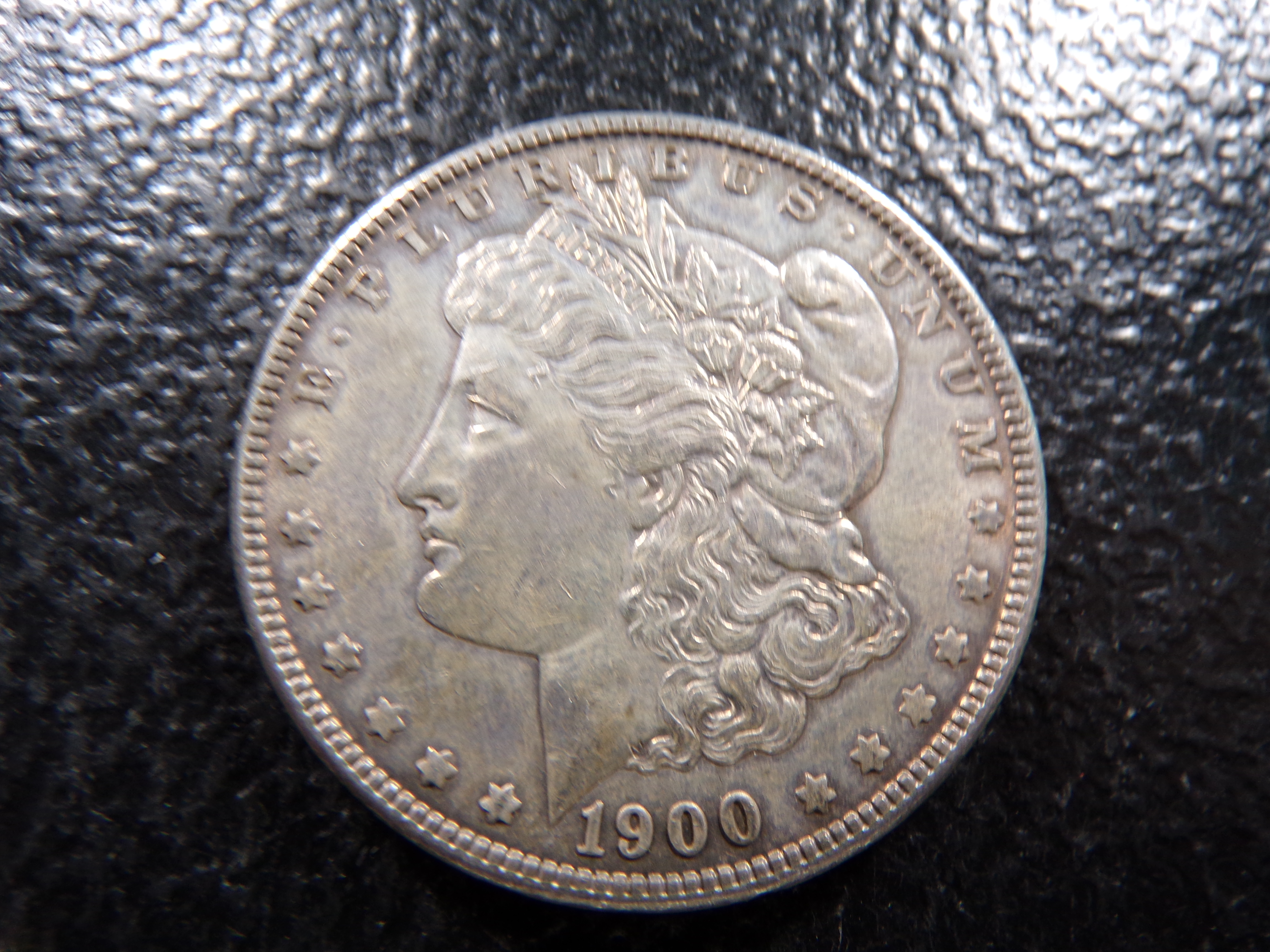 1900 MORGAN SILVER DOLLAR