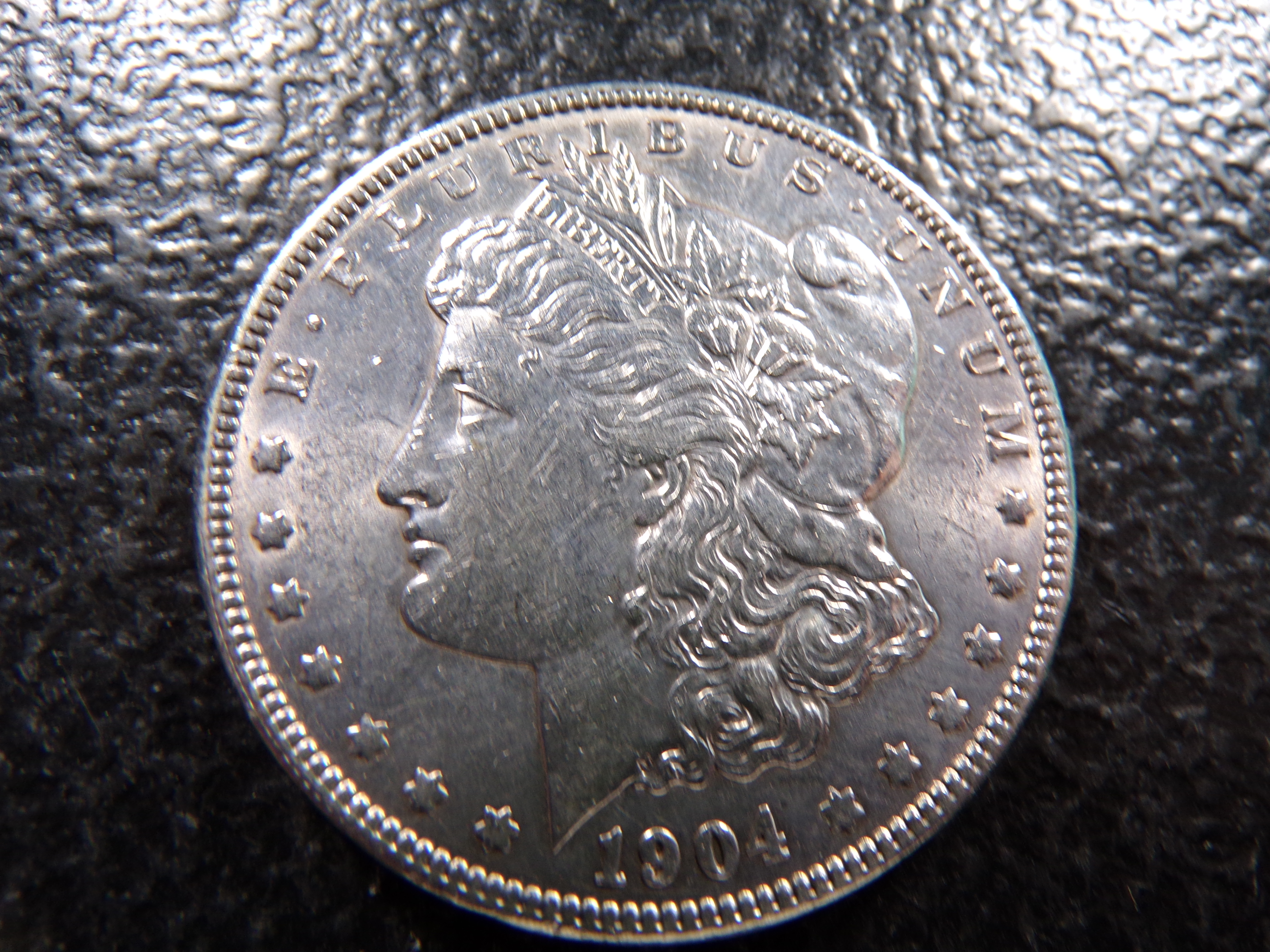 1904 MORGAN SILVER DOLLAR