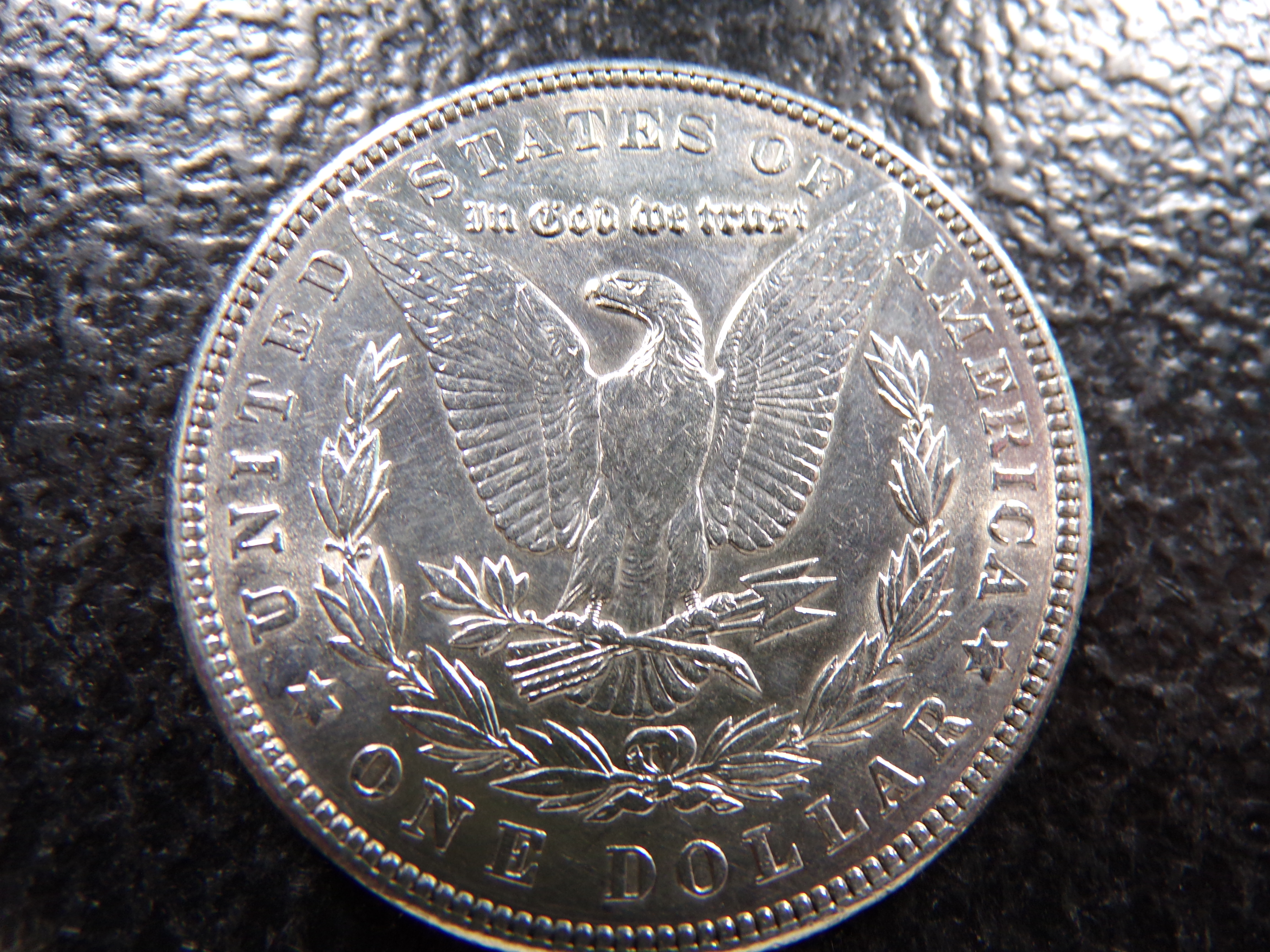 1904 MORGAN SILVER DOLLAR