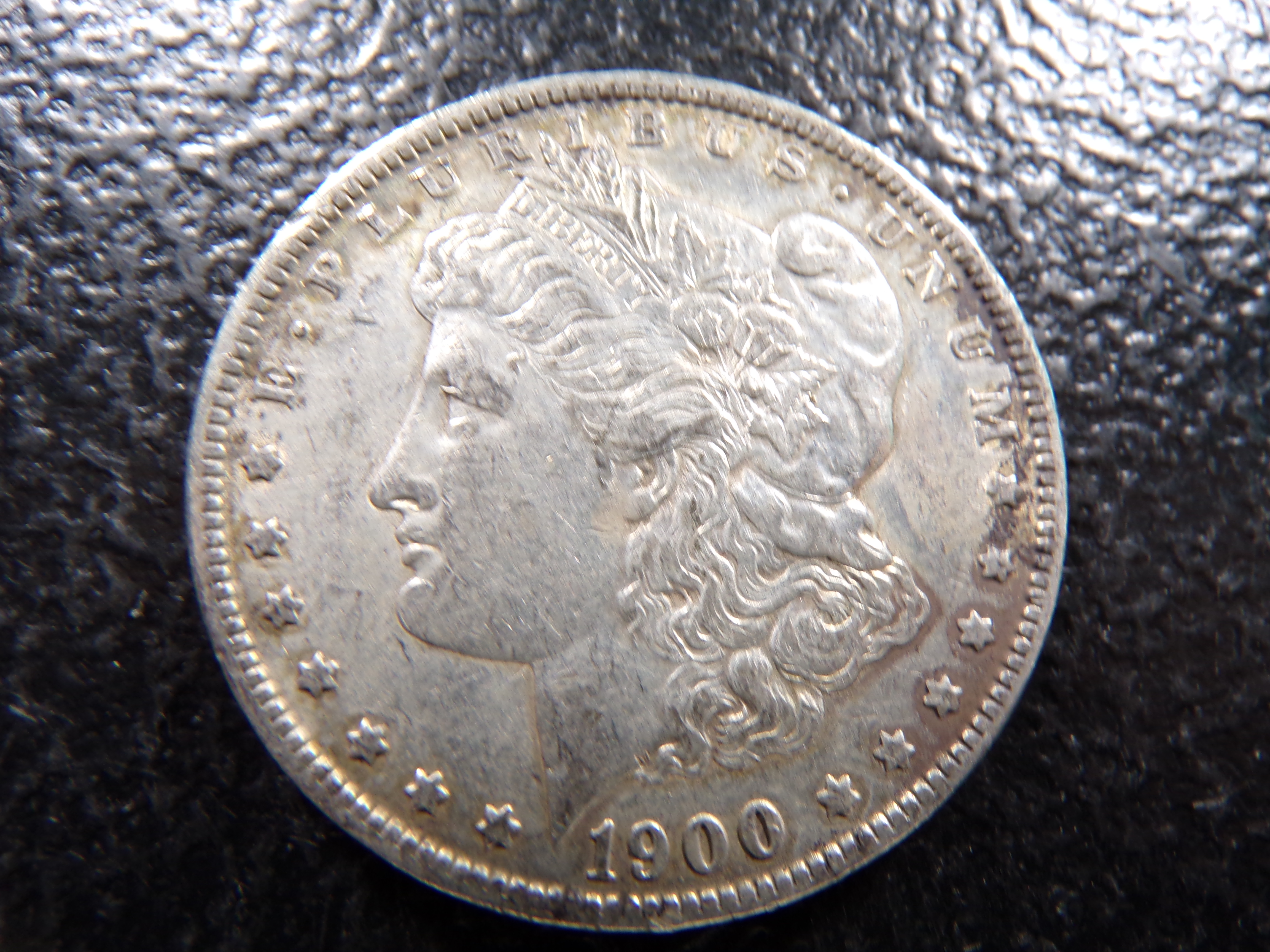 1900-O MORGAN SILVER DOLLAR