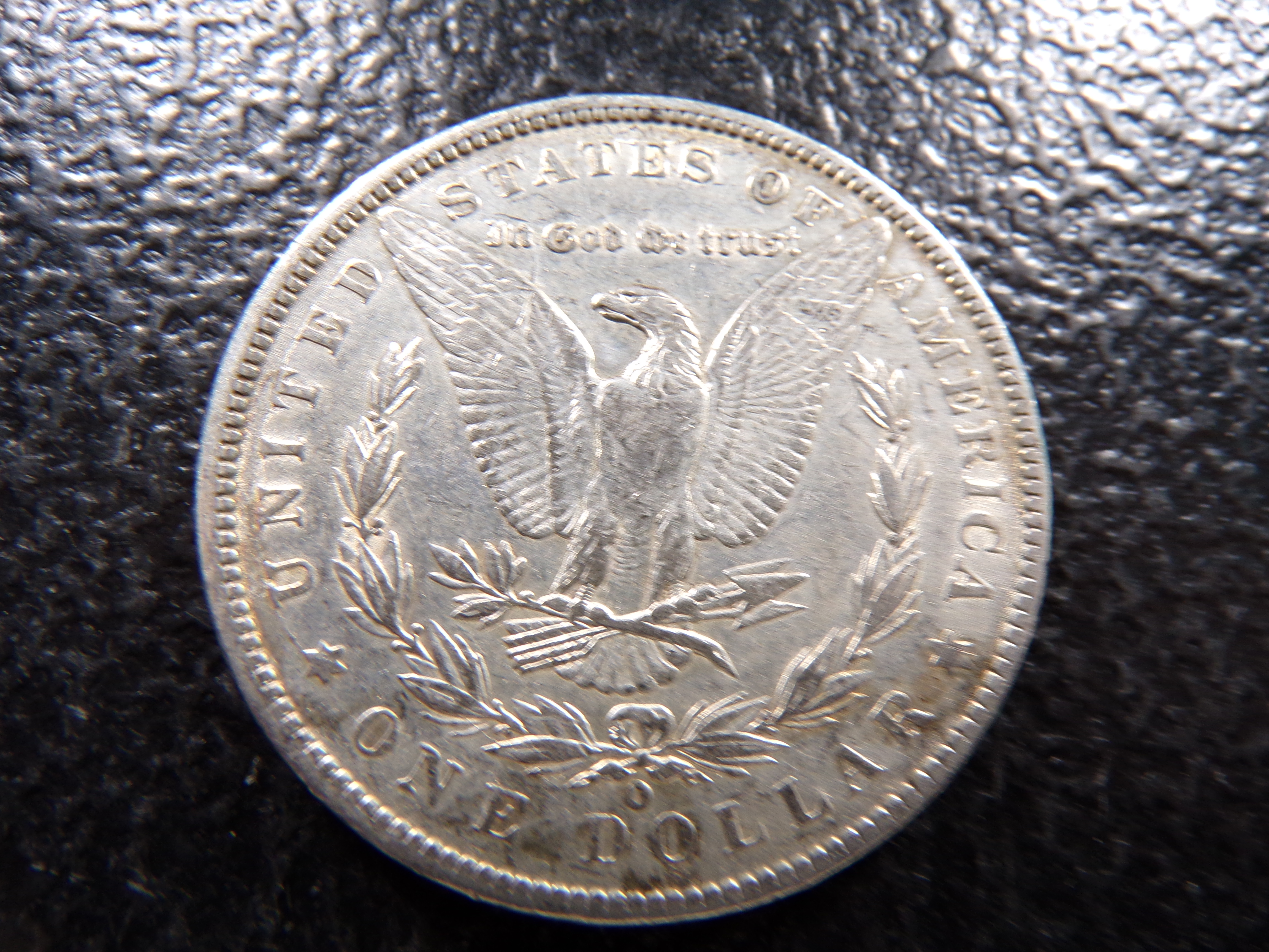 1900-O MORGAN SILVER DOLLAR