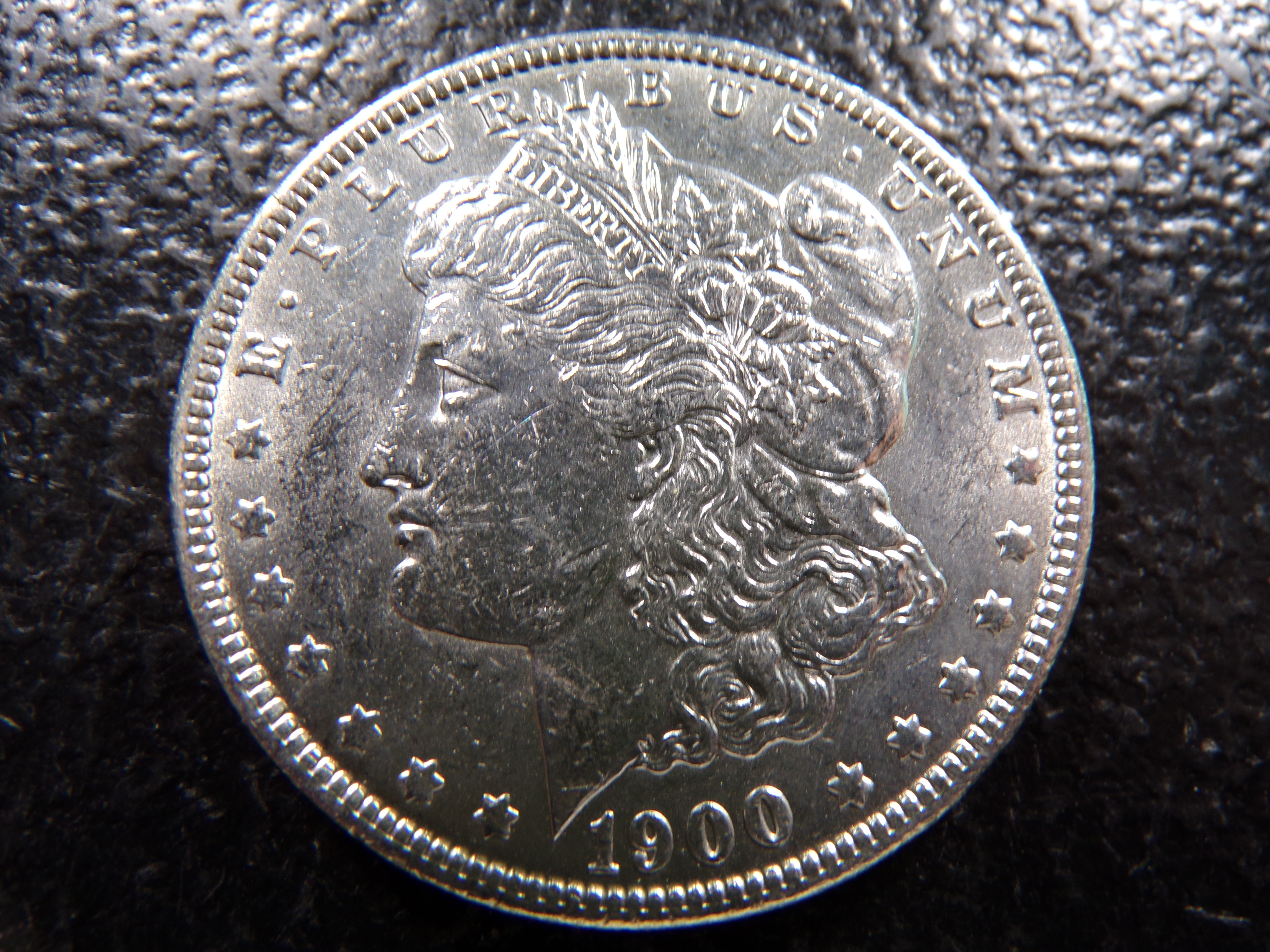 1900 MORGAN SILVER DOLLAR