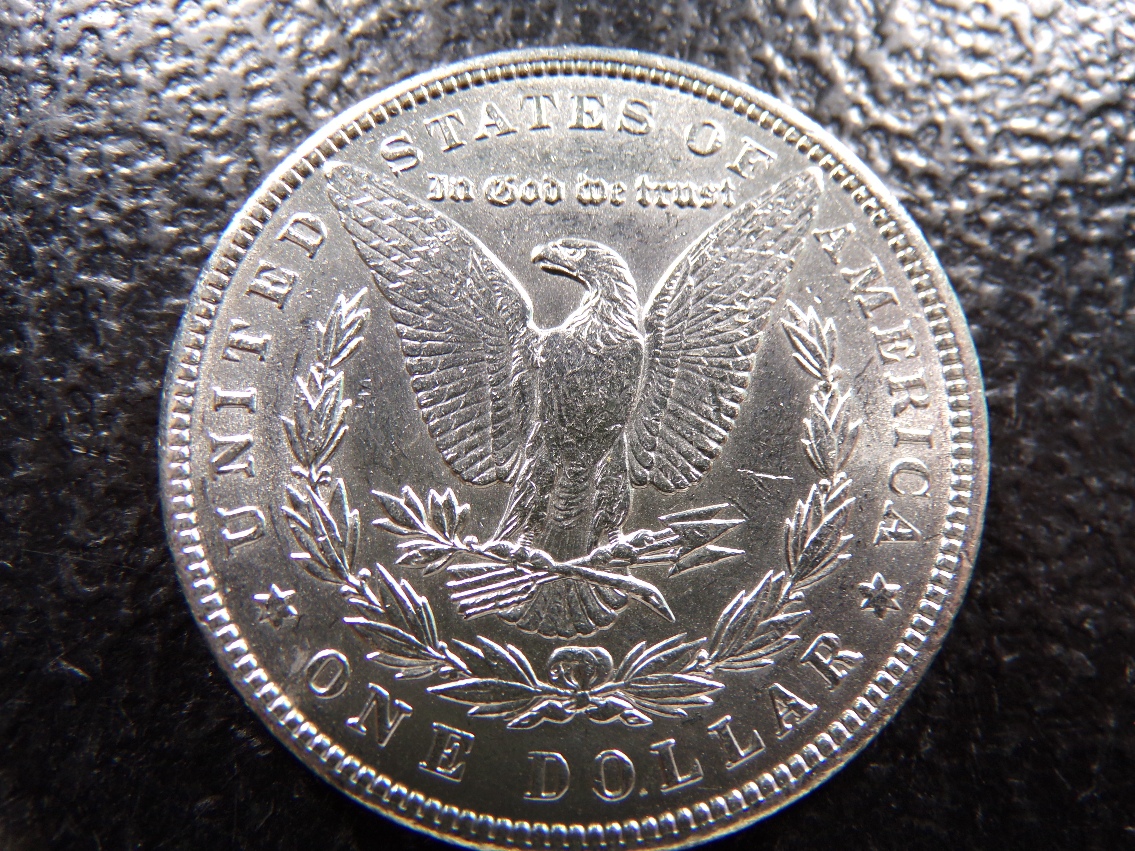 1900 MORGAN SILVER DOLLAR