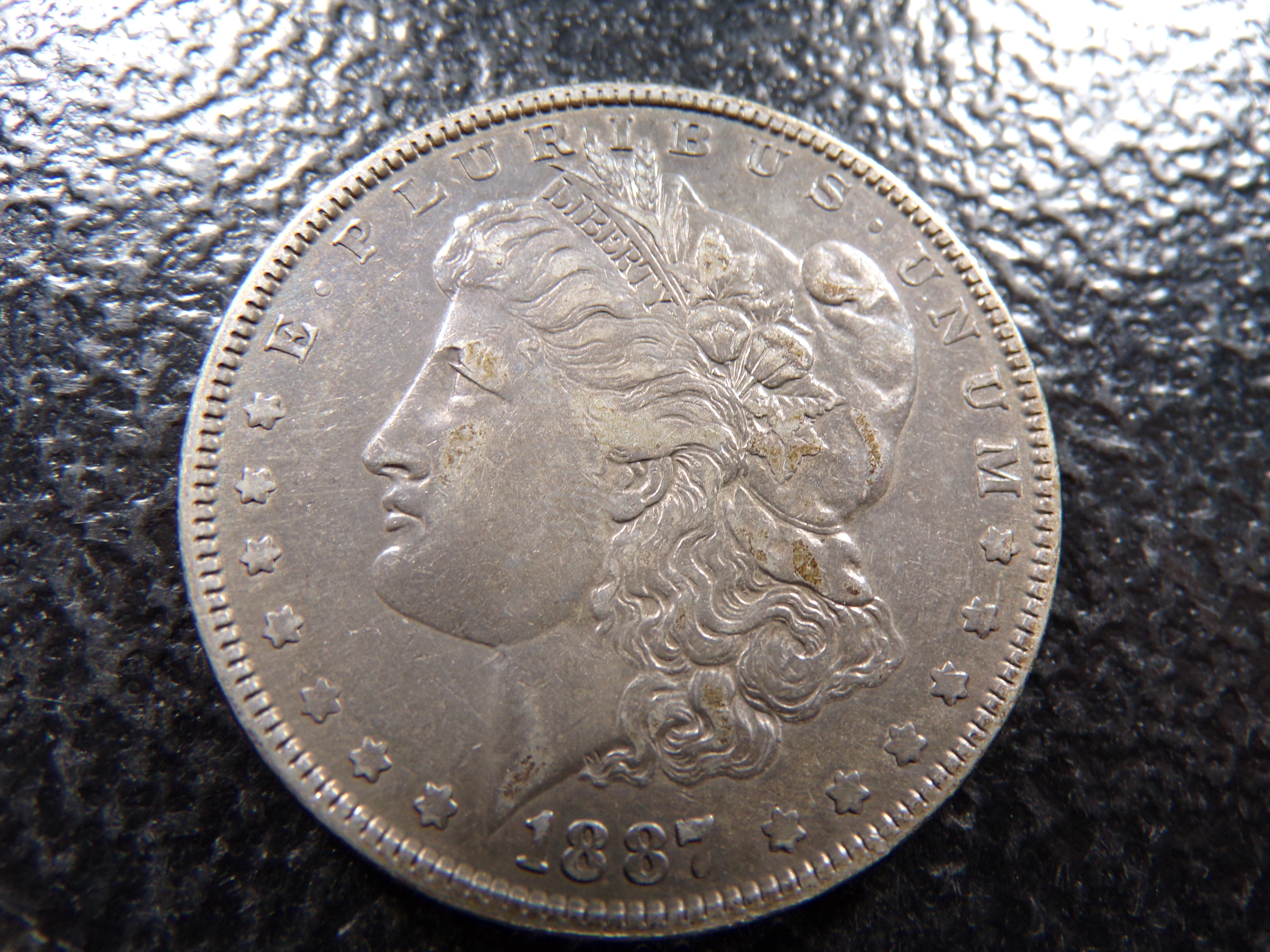 1887 MORGAN SILVER DOLLAR