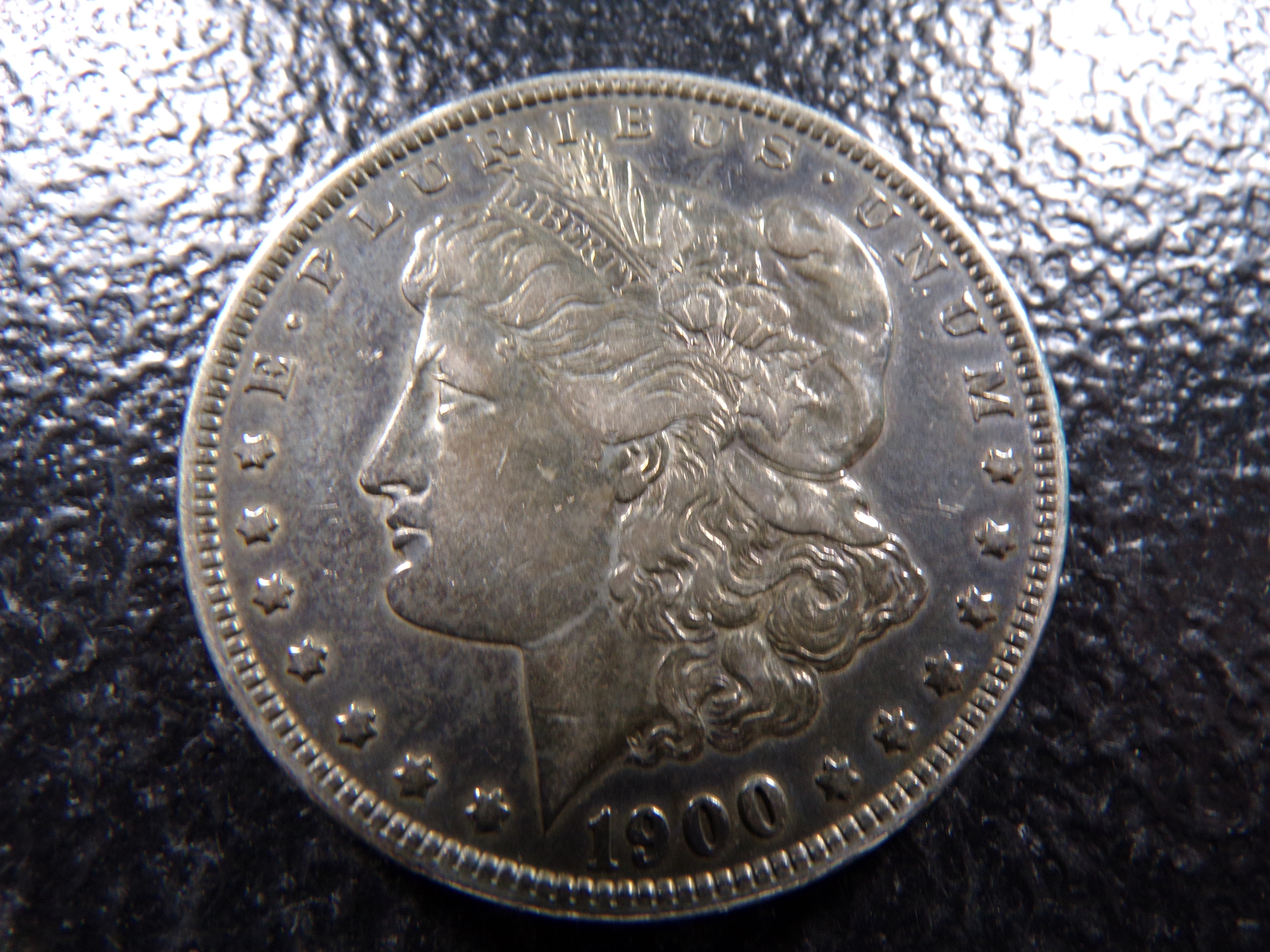 1900 MORGAN SILVER DOLLAR