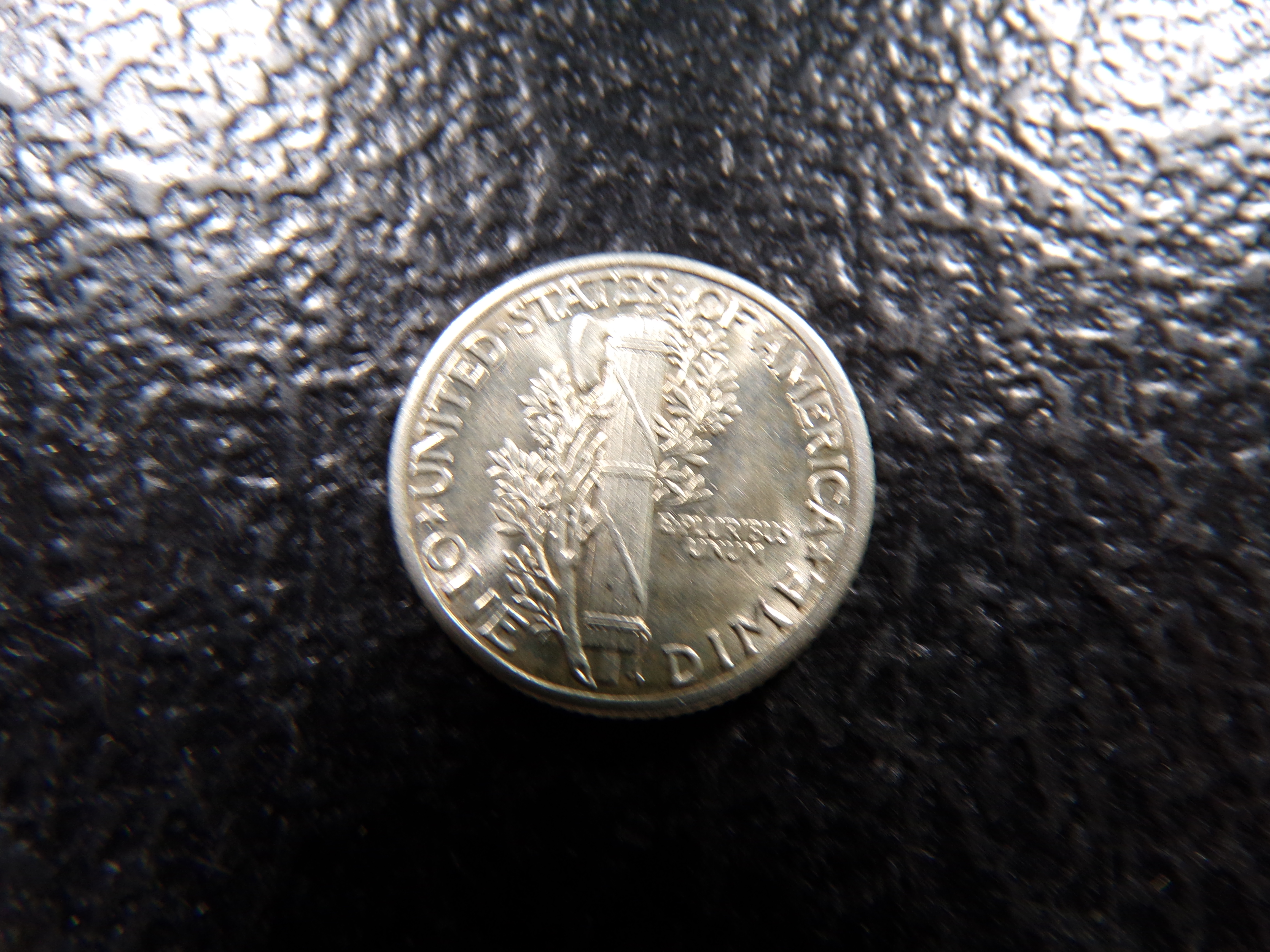 1935 HIGH GRADE MERCURY SILVER DIME
