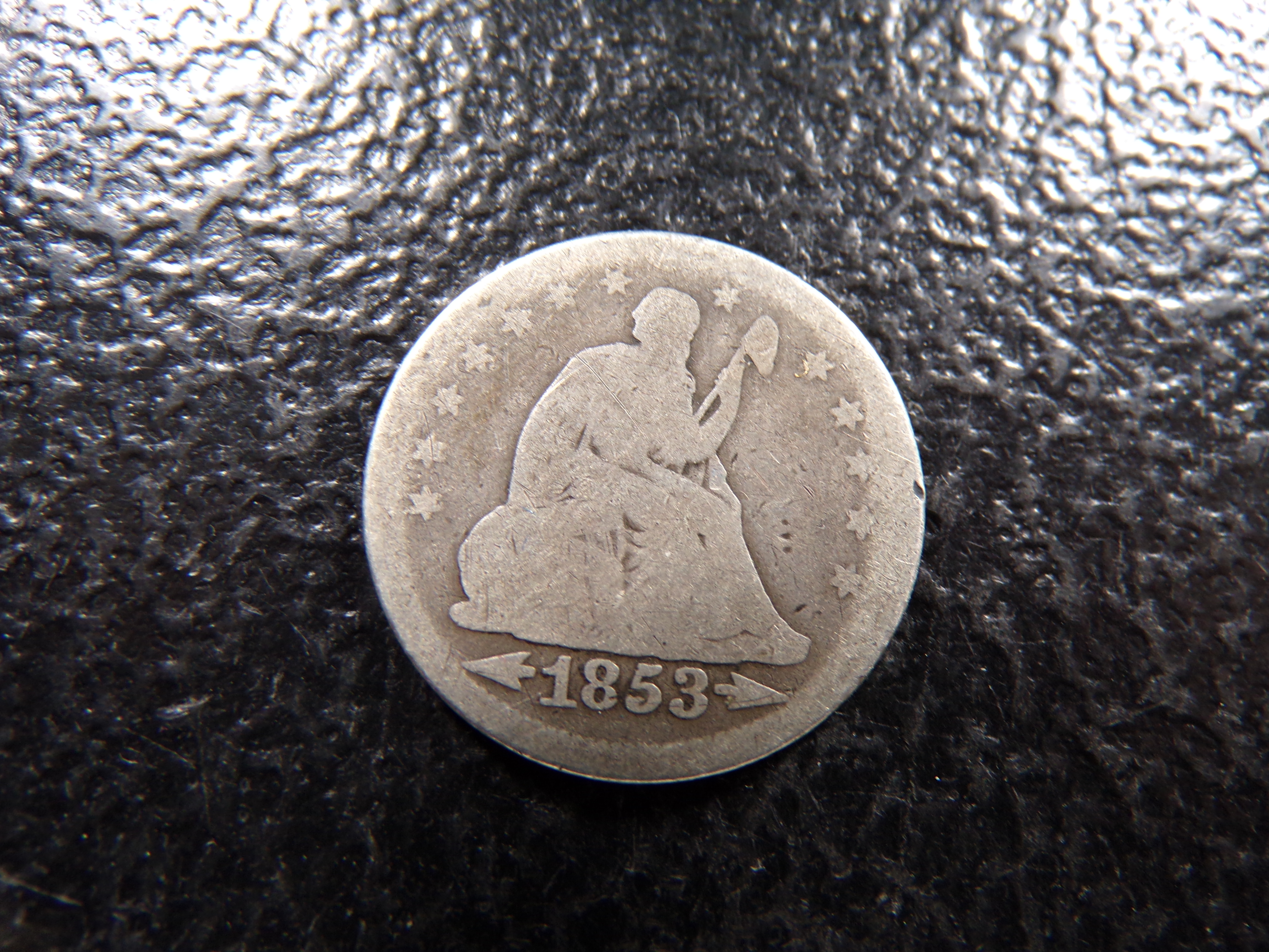 1853 W/ARROWS SEATED LIBERTY SILVER QUARTER