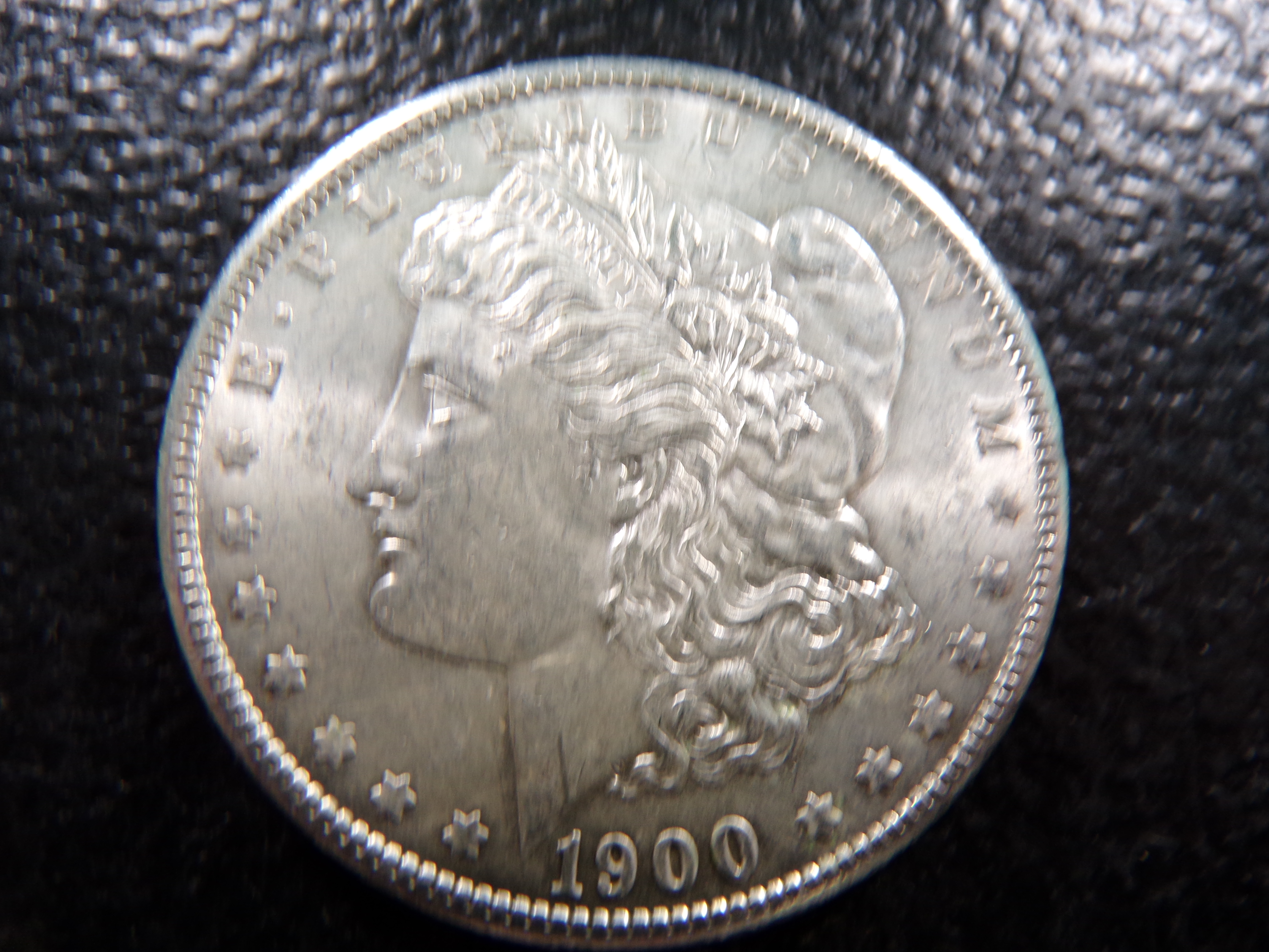 1900 MORGAN SILVER DOLLAR