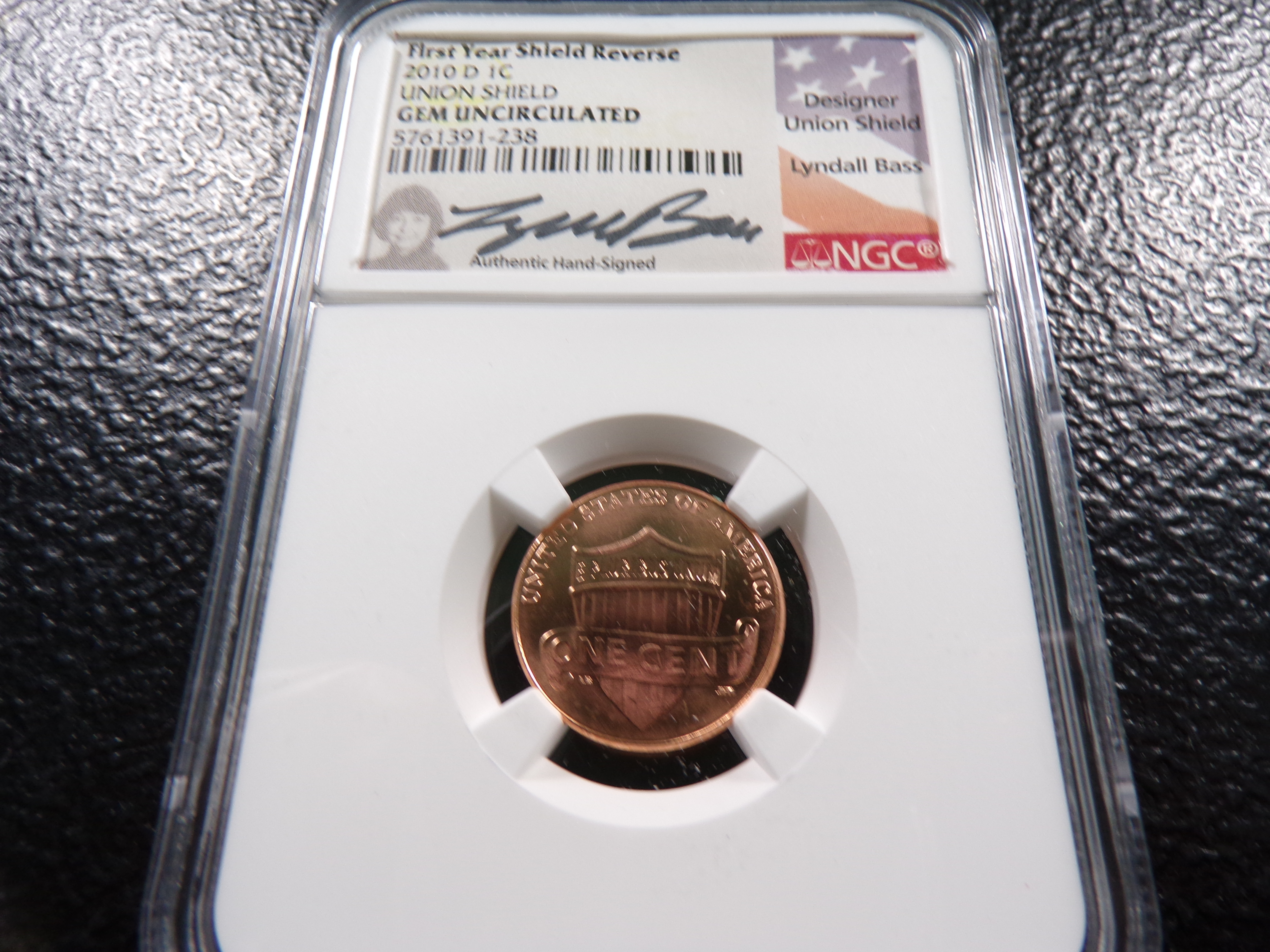 2010-D NGC GEM UNC. SIGNED FIRST YEAR UNION SHIELD REVERSE LINCON SHIELD CENT