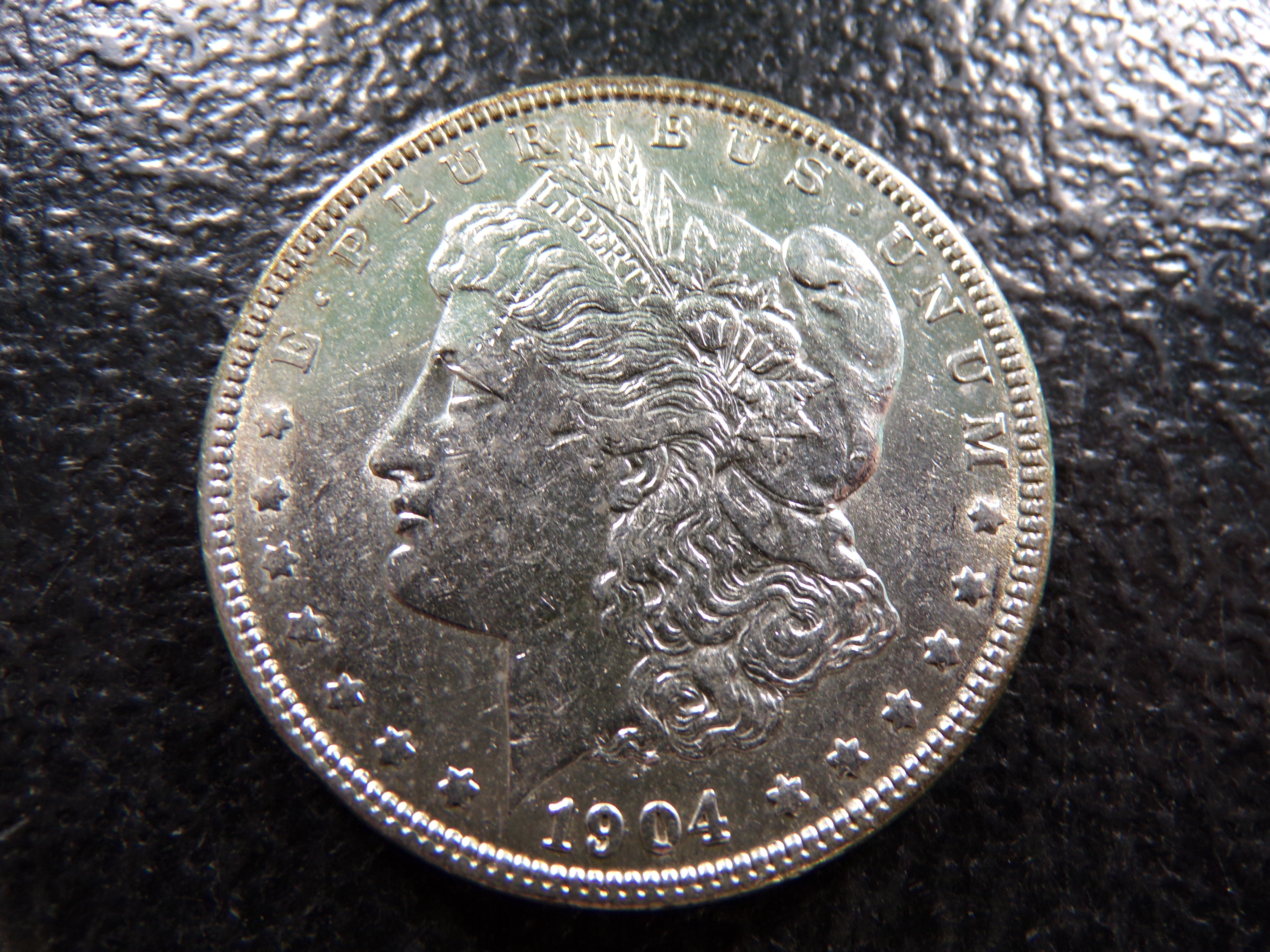 1904 MORGAN SILVER DOLLAR