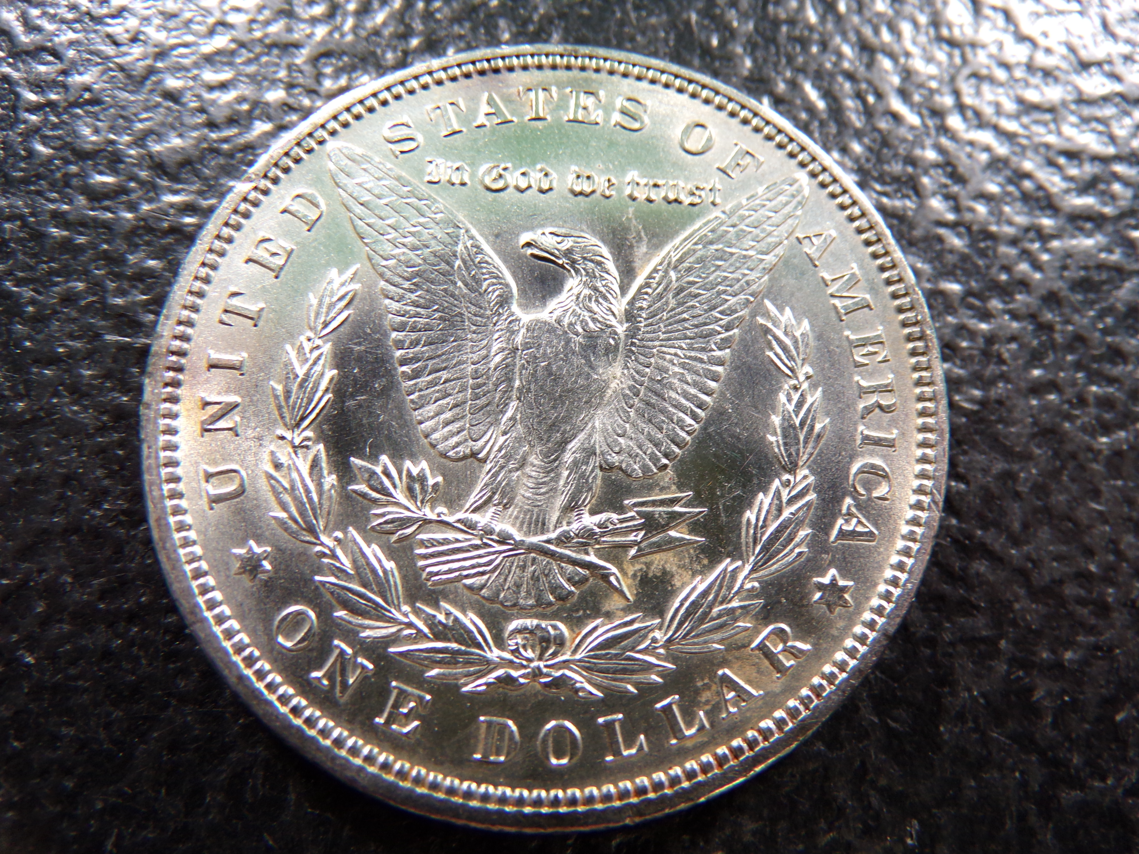 1900 MORGAN SILVER DOLLAR