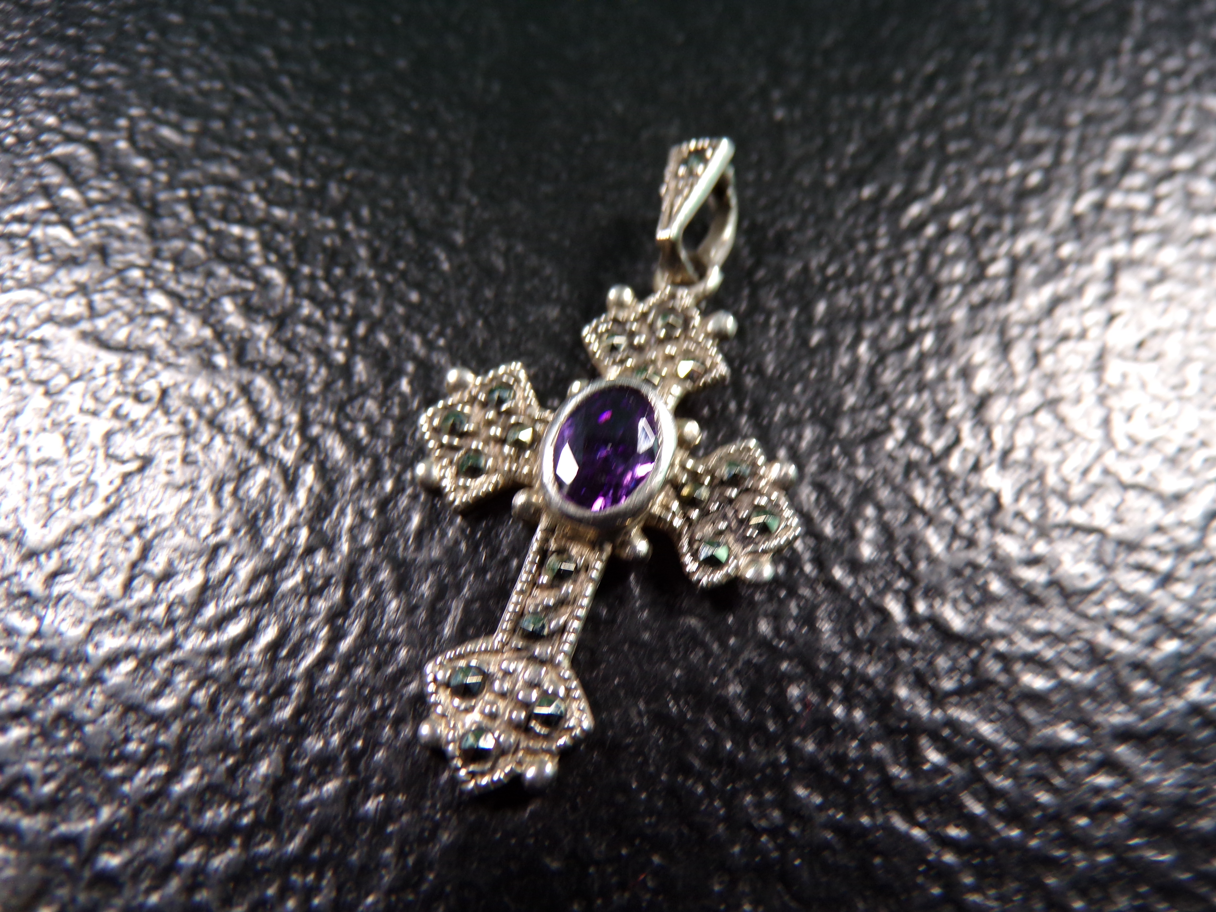 .925 SILVER PENDANT CROSS WITH AMETHYST STONE