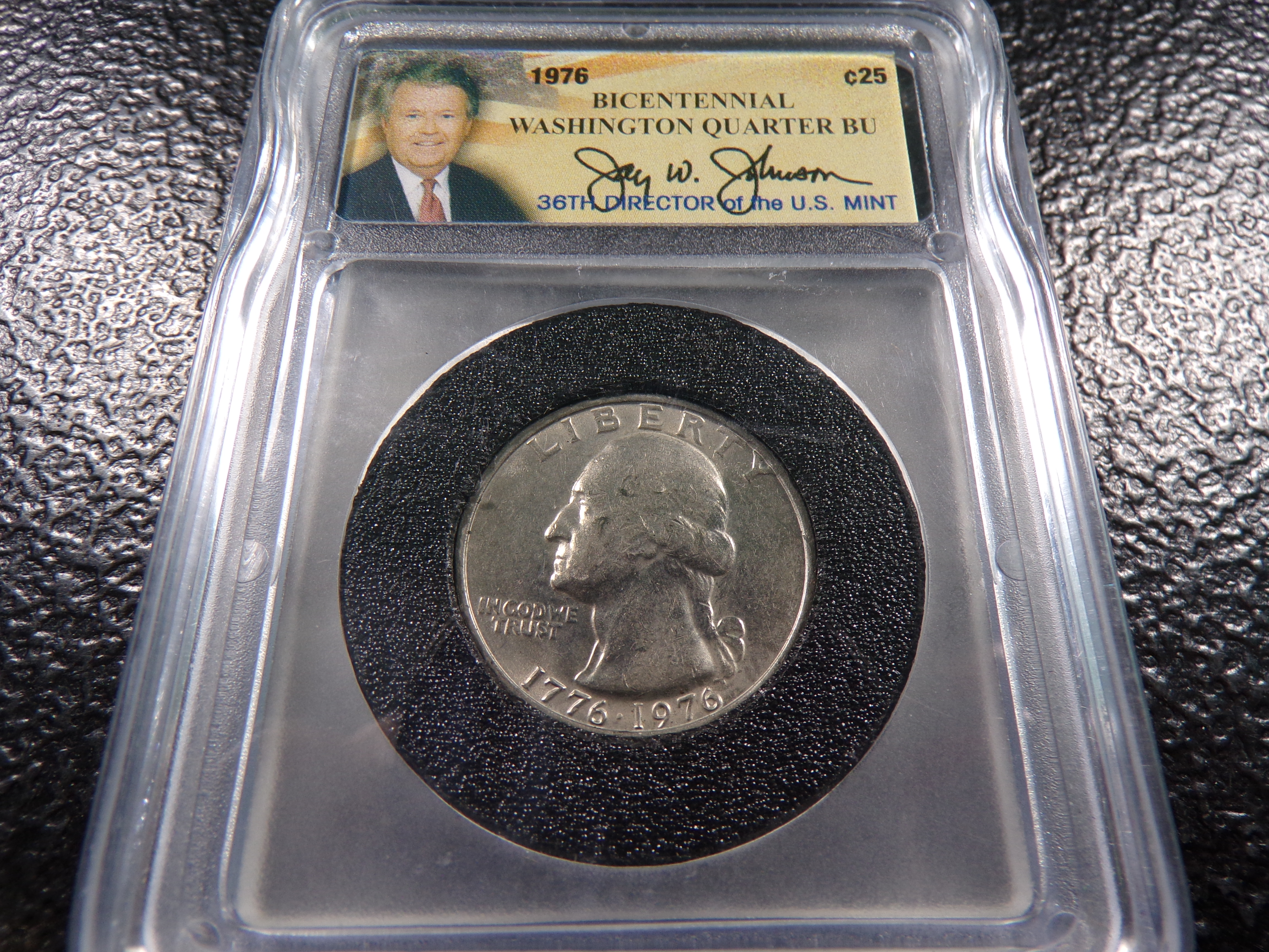 1976 BICENTENNIAL WASHINGTON QUARTER IN REALLY NICE SLAB HOLDER