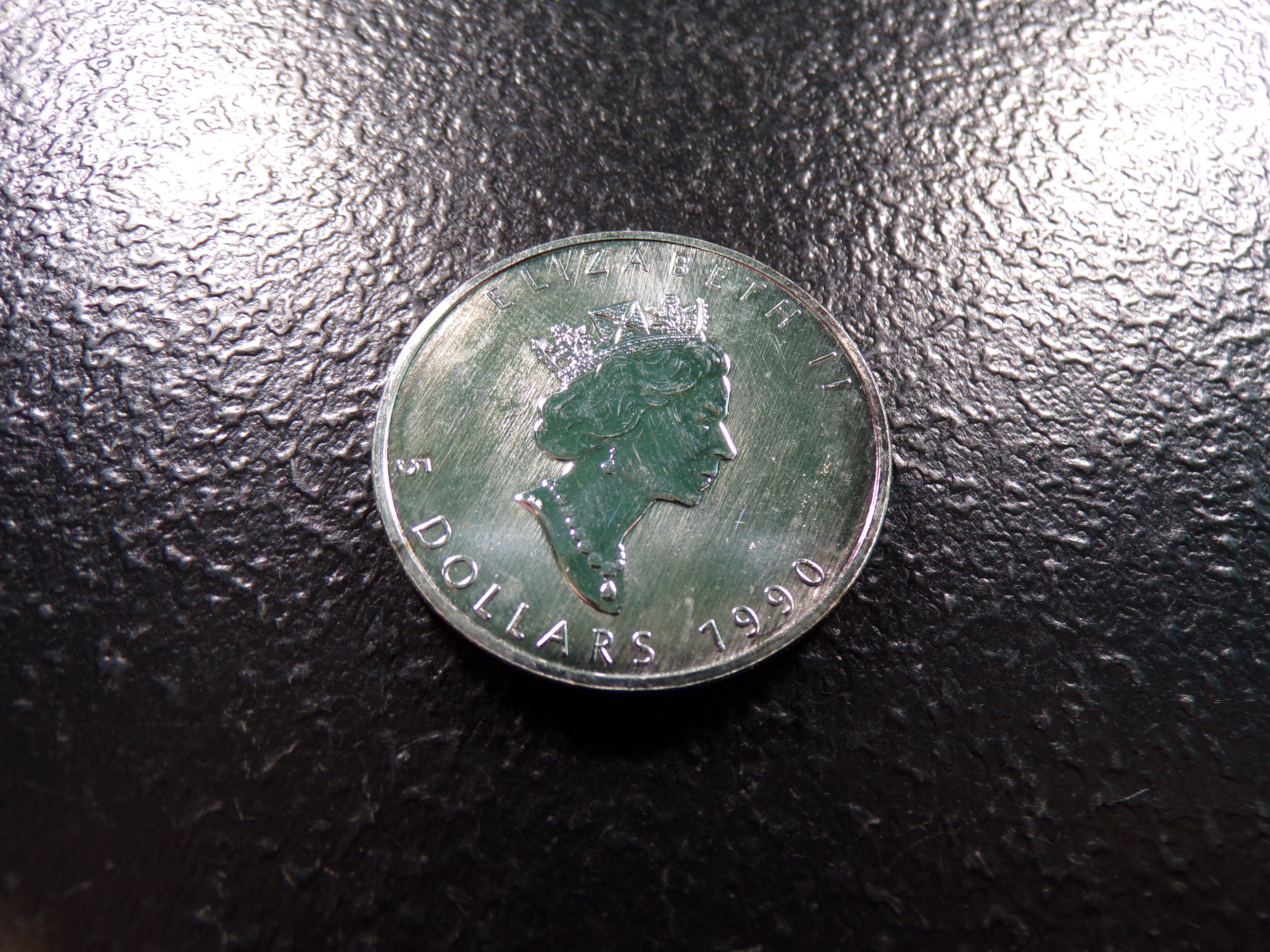 1990 CANADA $5 SILVER MAPLE LEAF *1 OUNCE 9999 FINE SILVER
