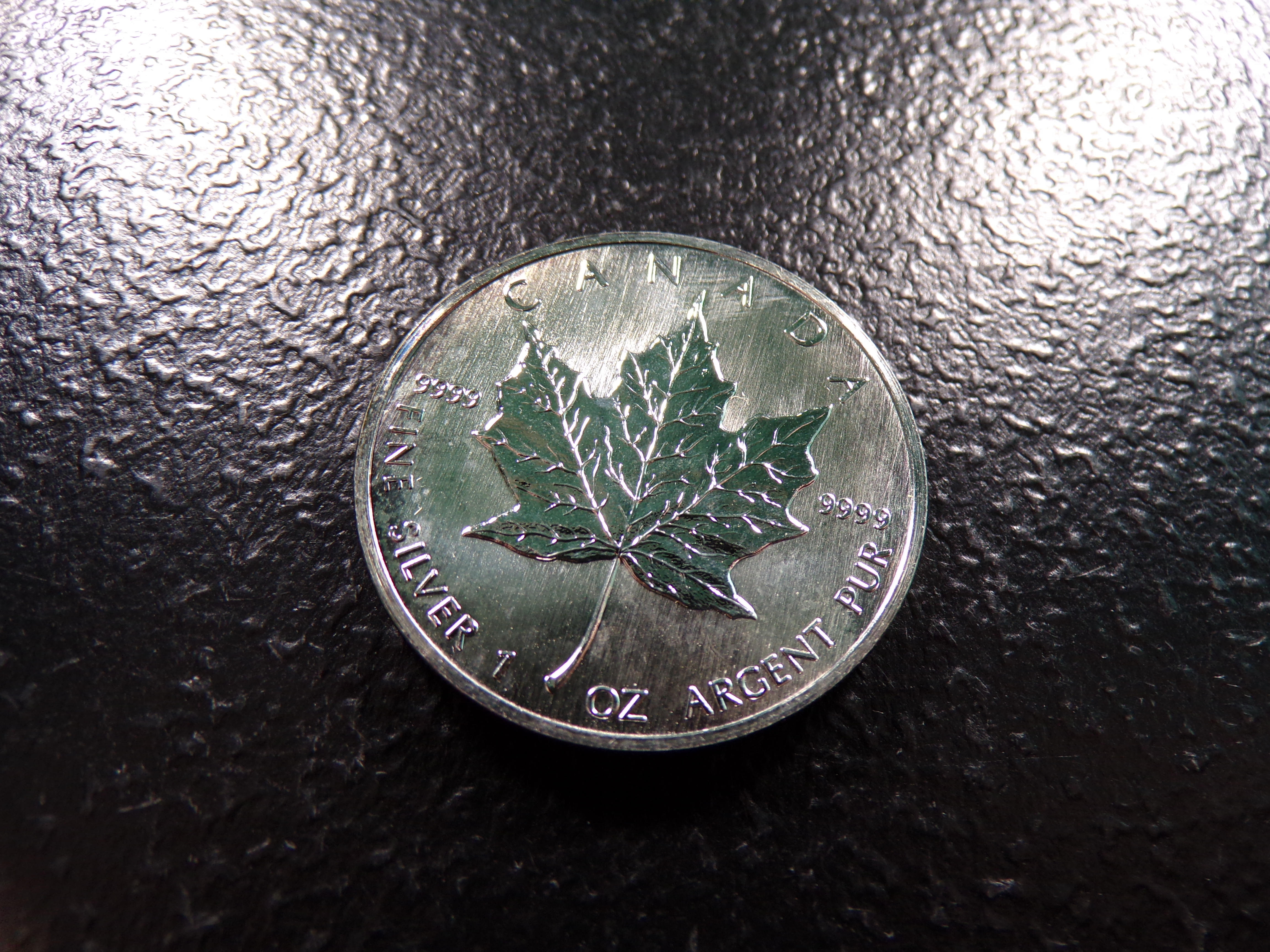 1990 CANADA $5 SILVER MAPLE LEAF *1 OUNCE 9999 FINE SILVER