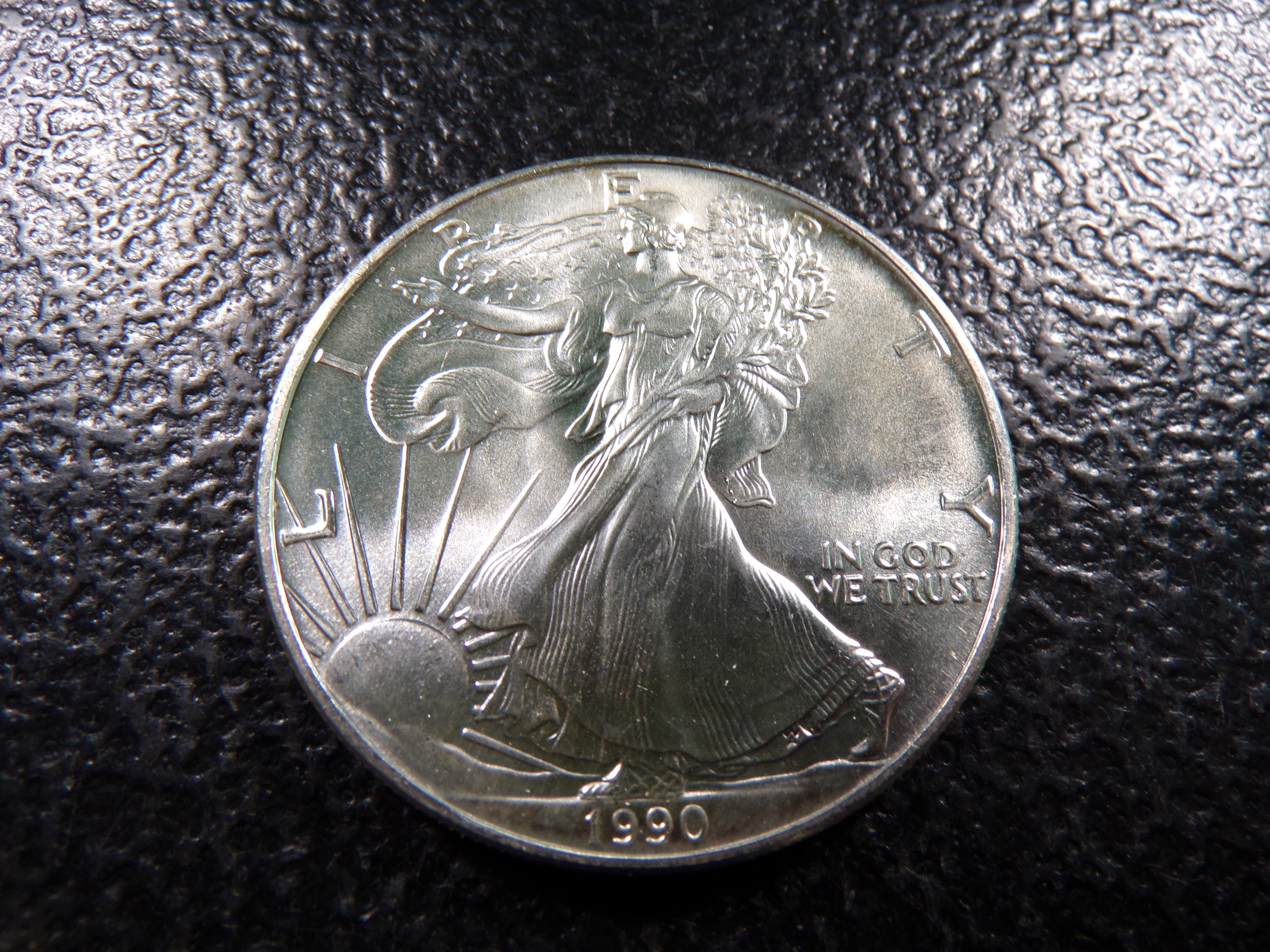 1990 AMERICAN SILVER EAGLE DOLLAR *1 OZ. FINE SILVER