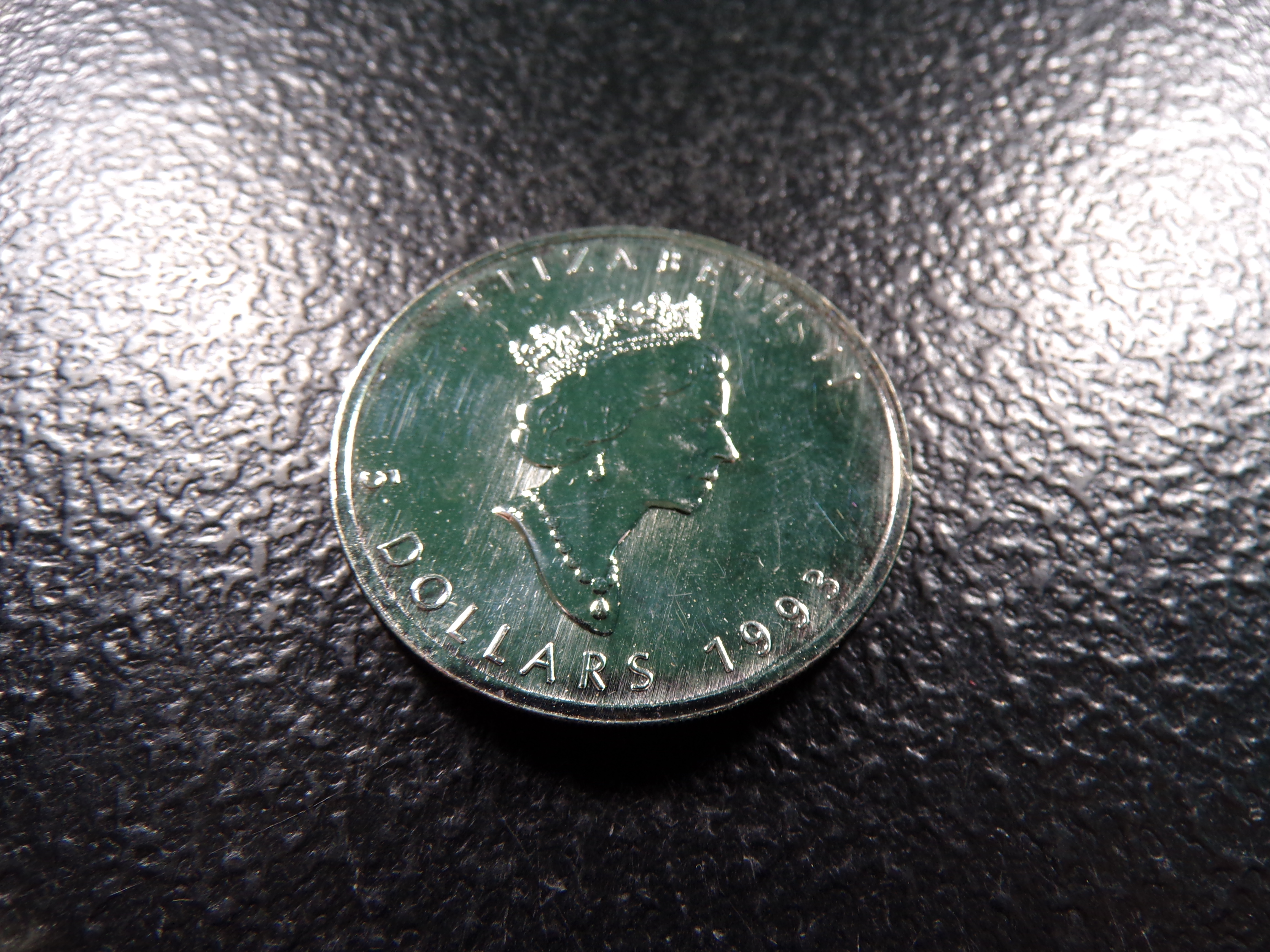1993 CANADA $5 SILVER MAPLE LEAF *1 OUNCE 9999 FINE SILVER