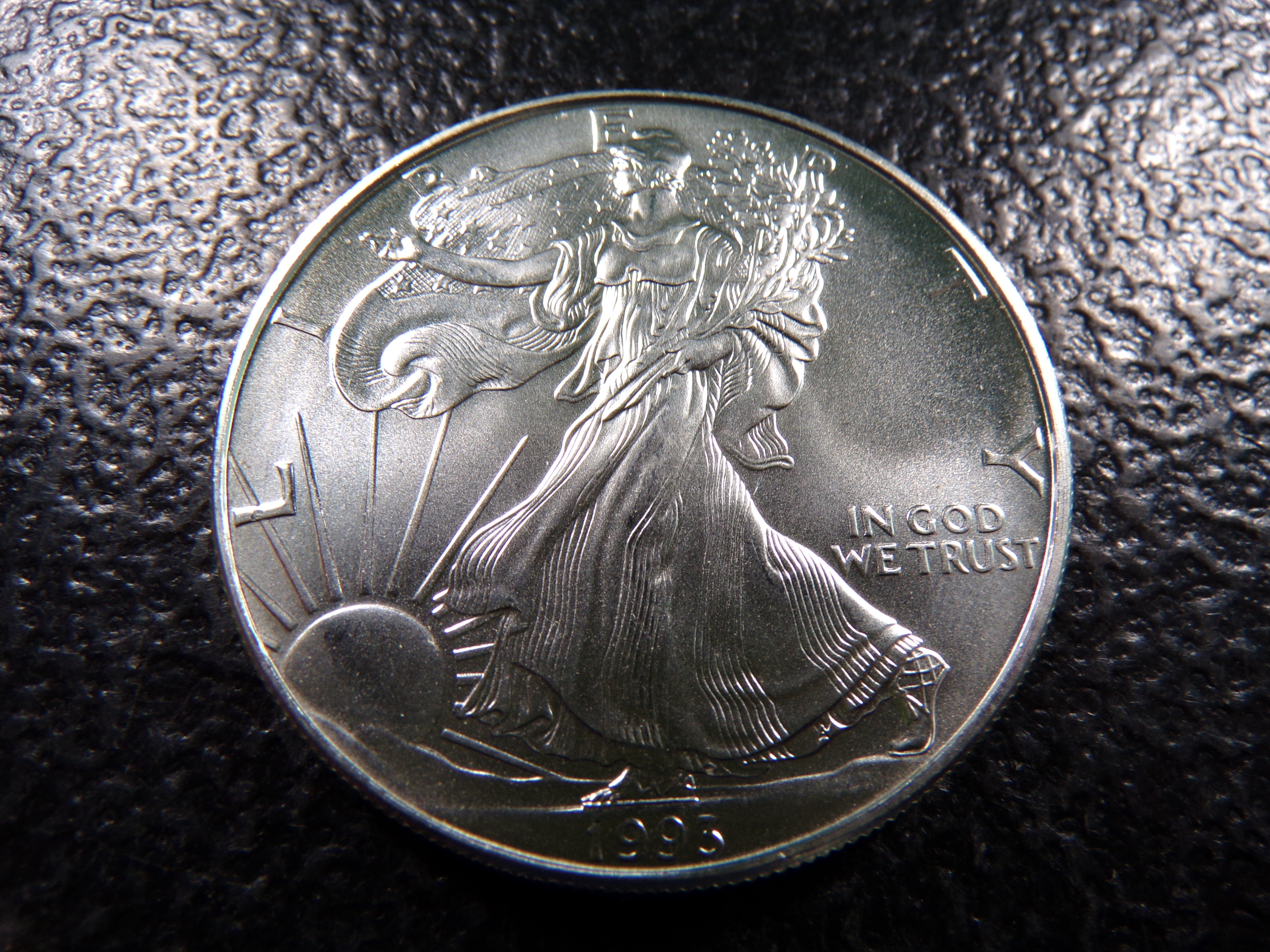 1993 AMERICAN SILVER EAGLE DOLLAR *1 OZ. FINE SILVER