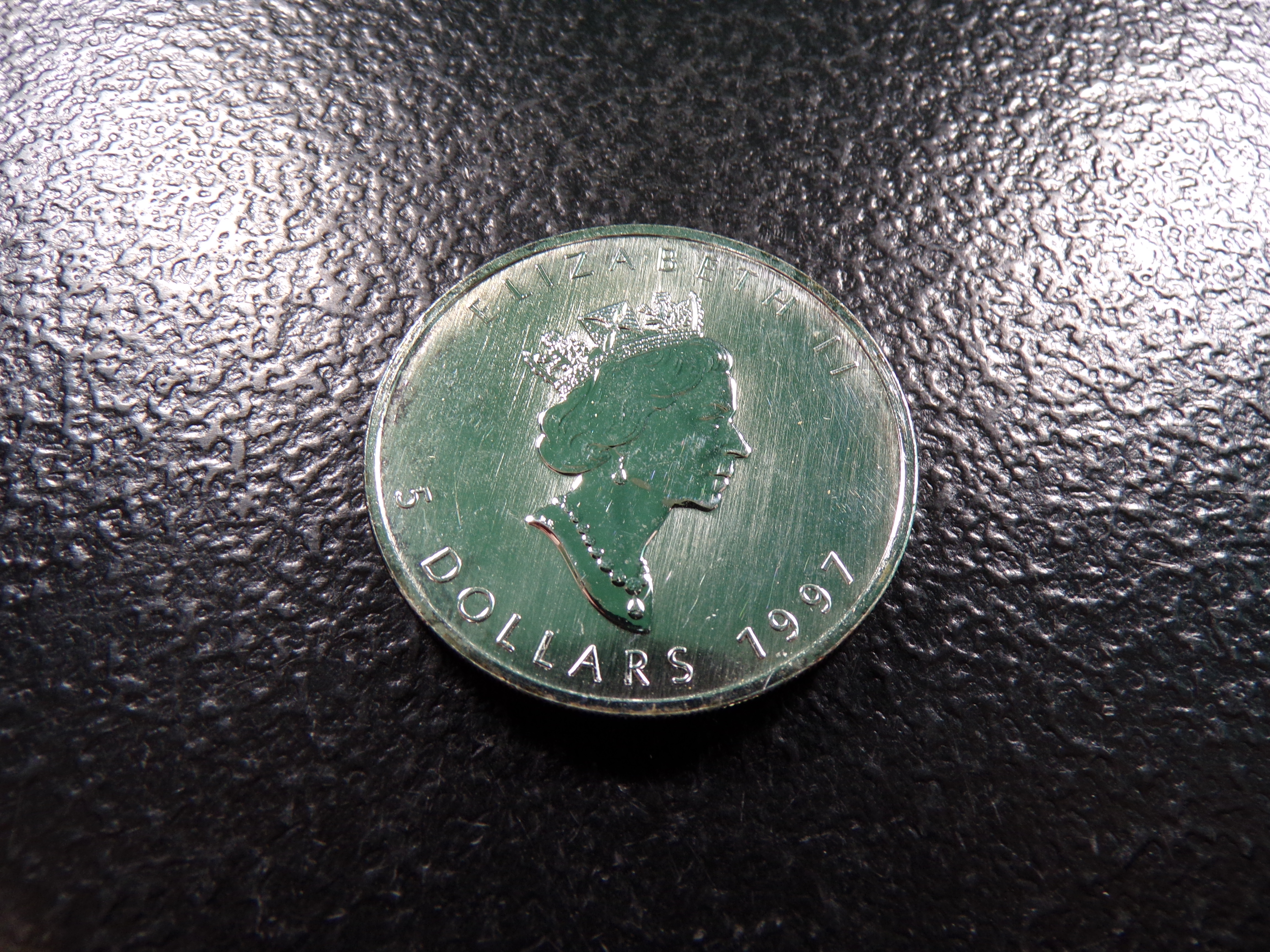 1997 CANADA $5 SILVER MAPLE LEAF *1 OUNCE 9999 FINE SILVER