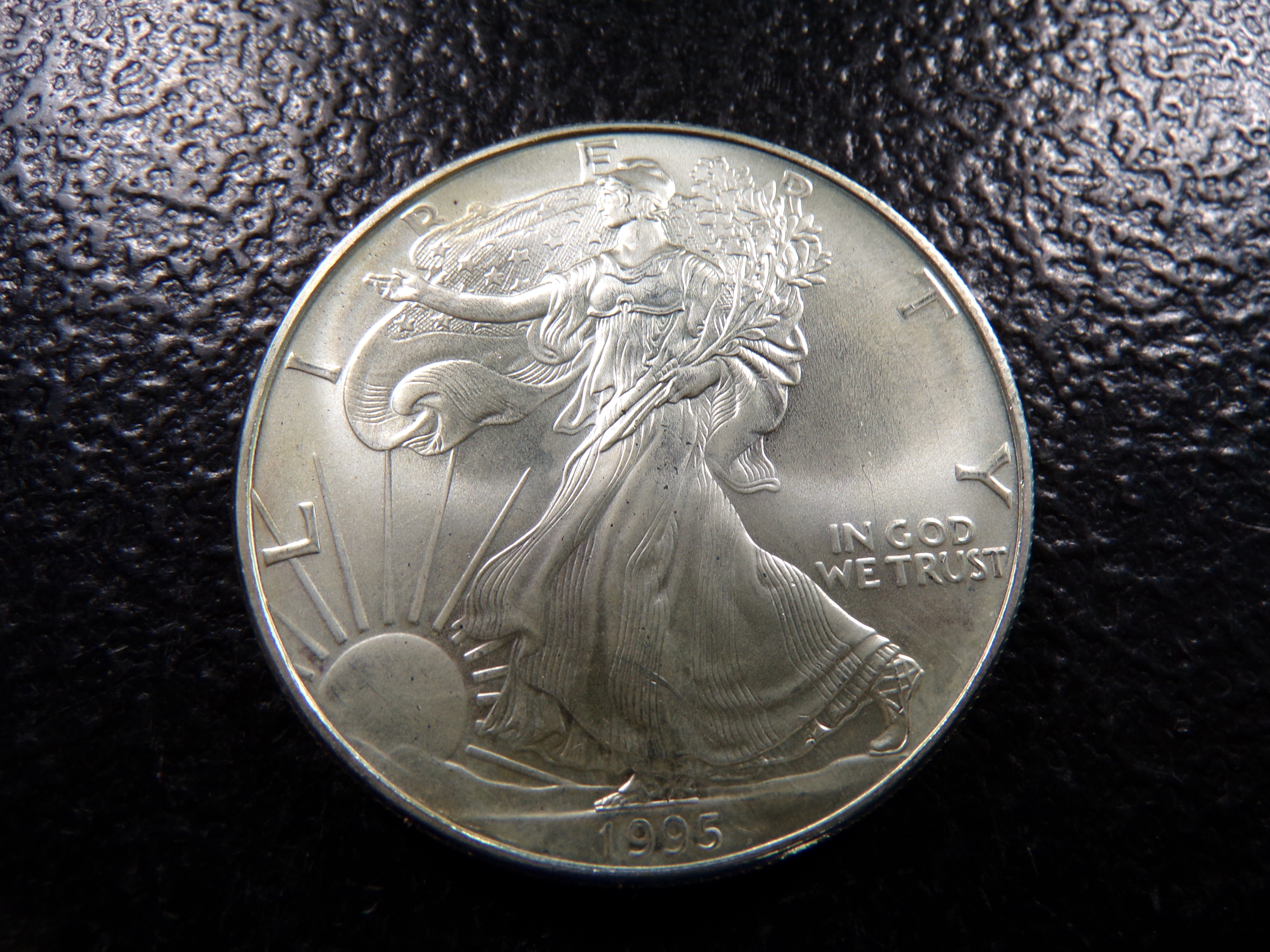 1995 KEY DATE AMERICAN SILVER EAGLE DOLLAR *1 OZ. FINE SILVER