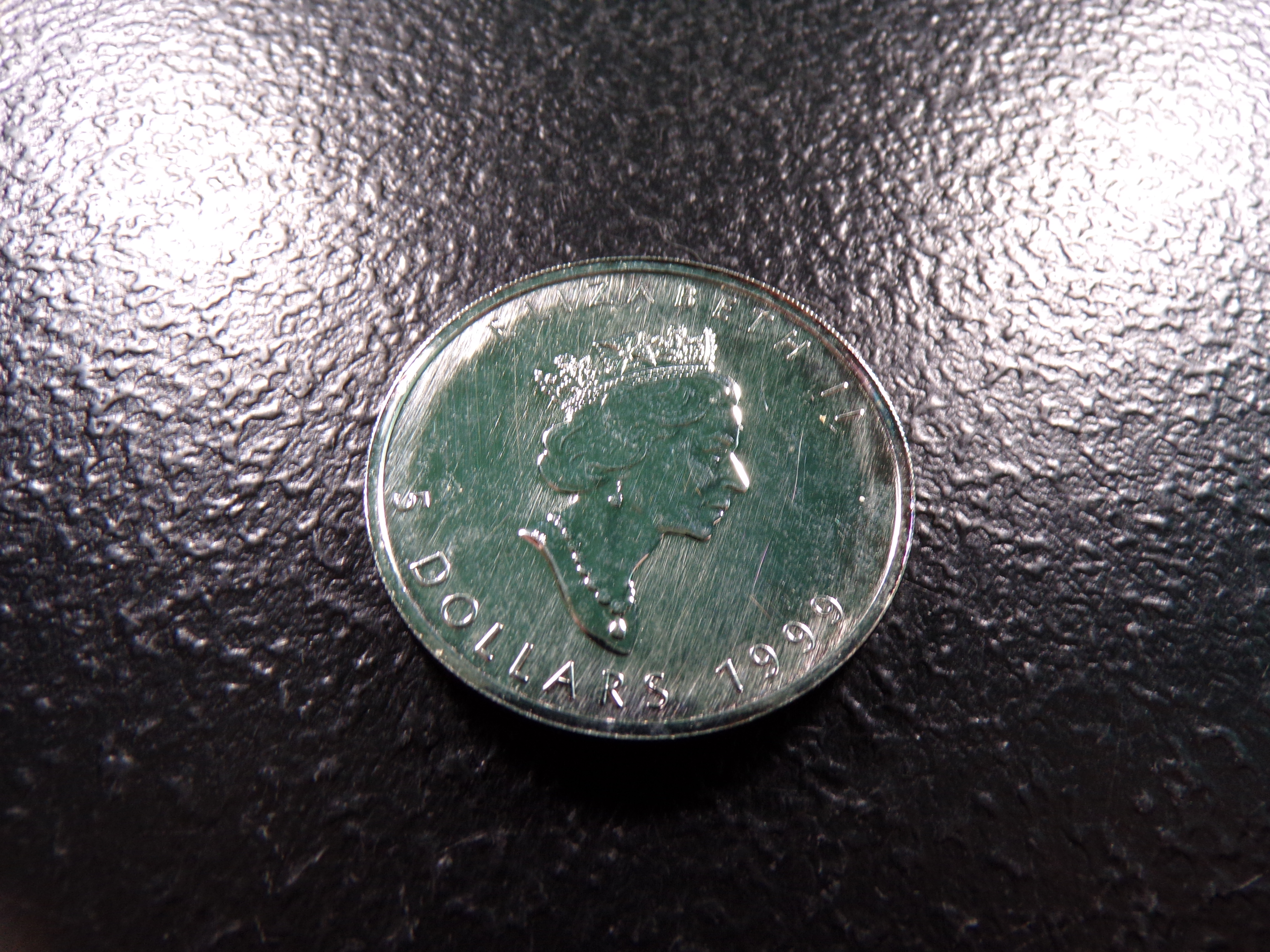 1999 CANADA $5 SILVER MAPLE LEAF *1 OUNCE 9999 FINE SILVER