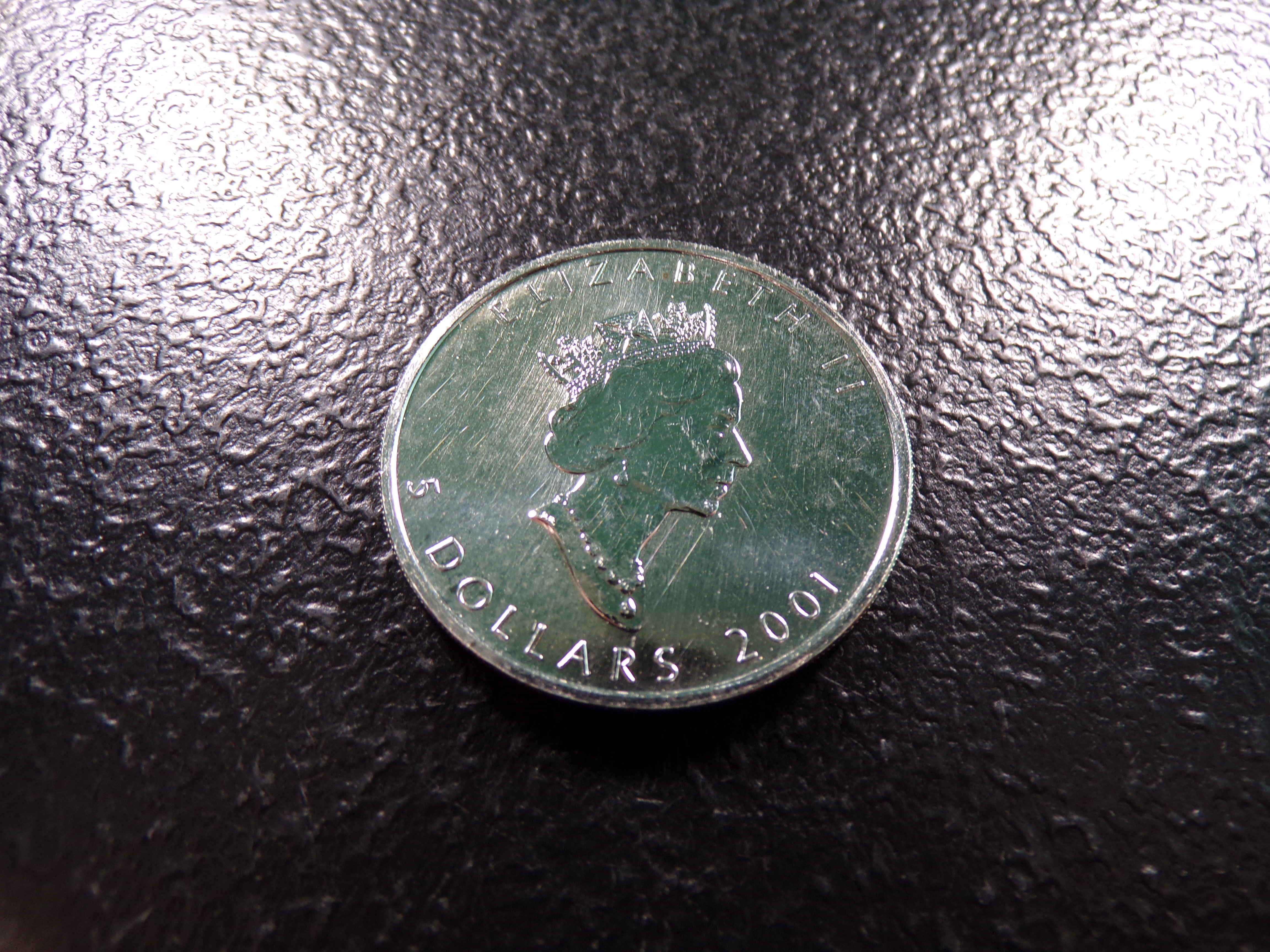 2001 CANADA $5 SILVER MAPLE LEAF *1 OUNCE 9999 FINE SILVER