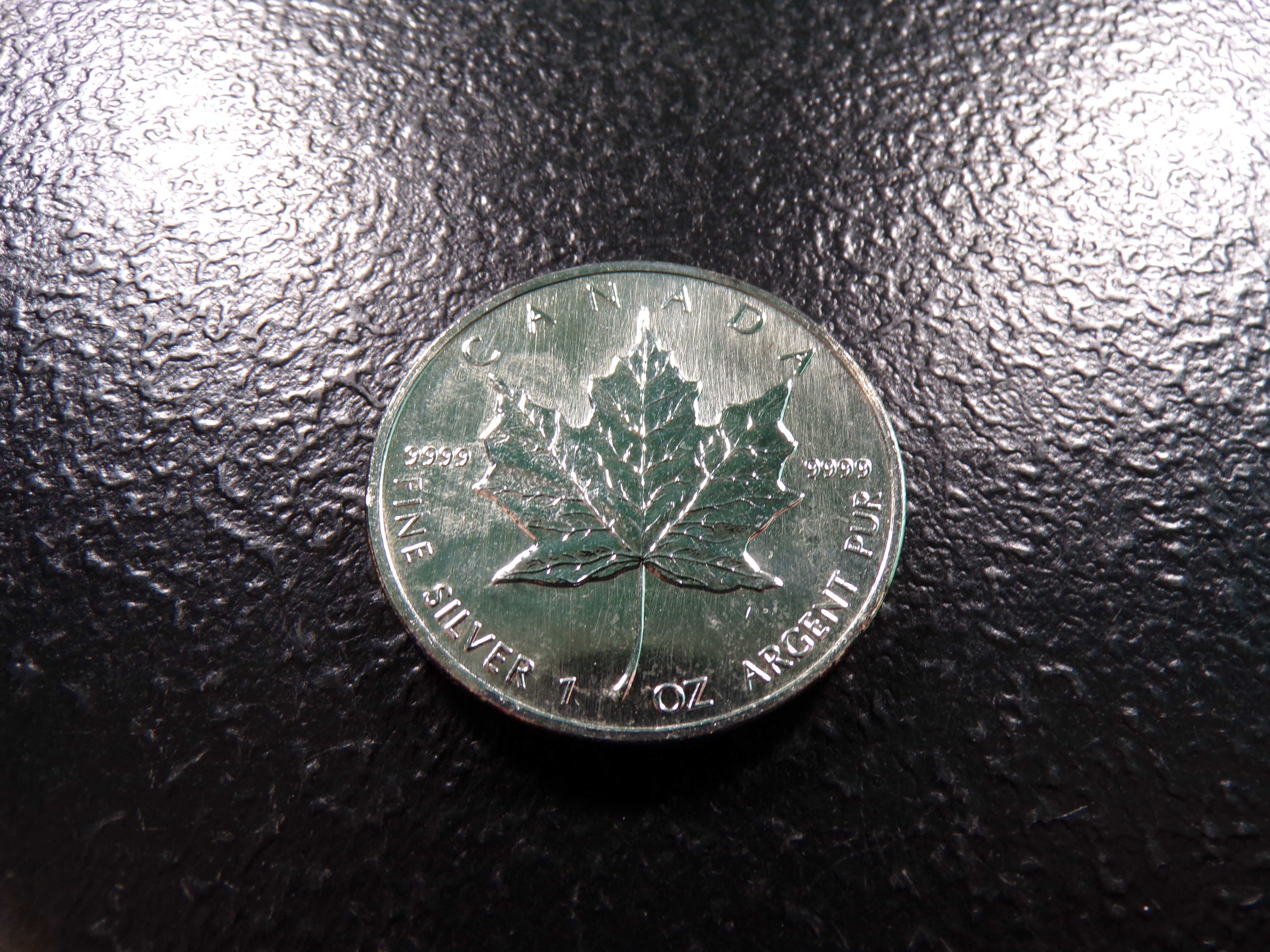 2001 CANADA $5 SILVER MAPLE LEAF *1 OUNCE 9999 FINE SILVER