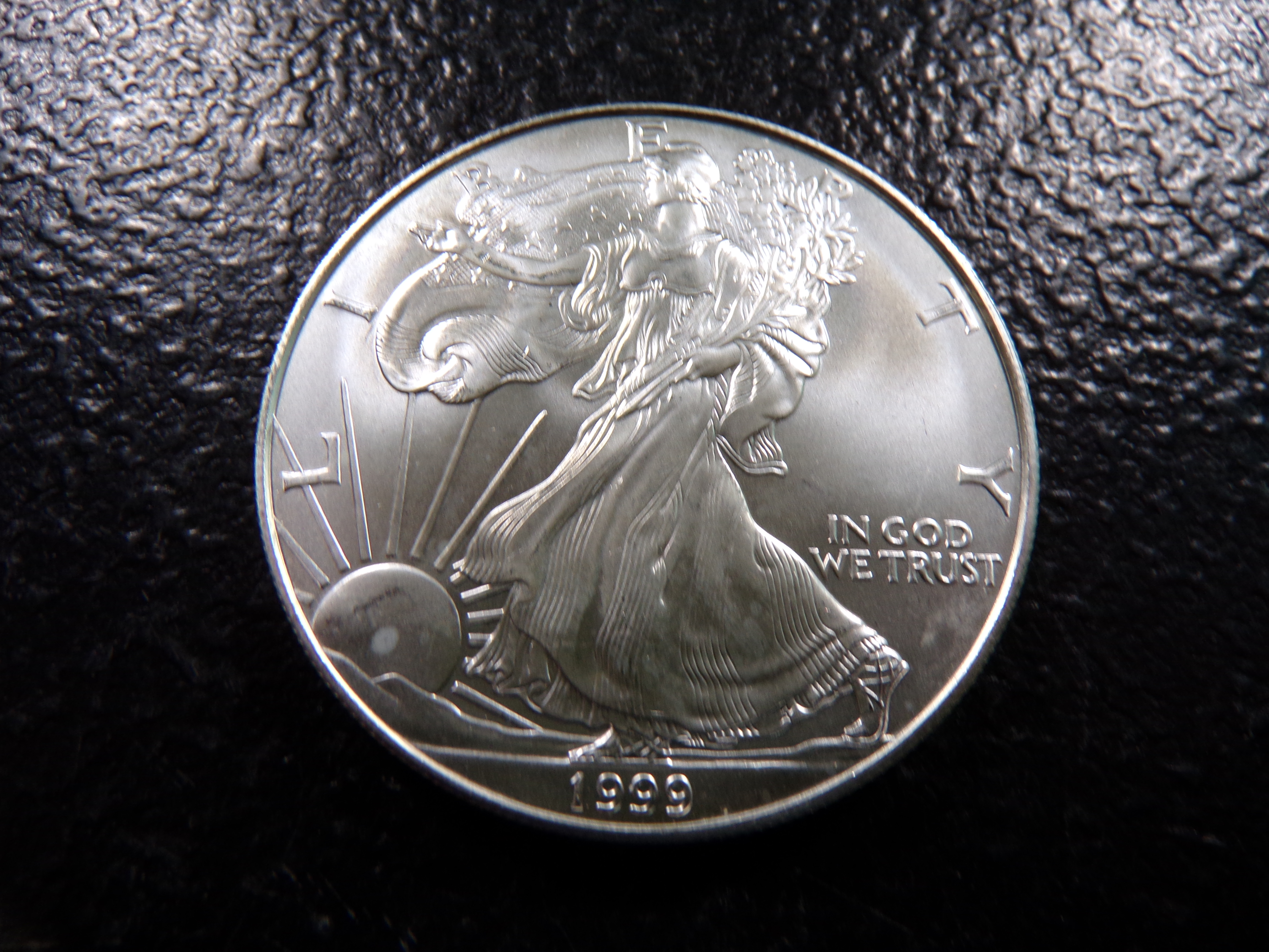 1999 AMERICAN SILVER EAGLE DOLLAR *1 OZ. FINE SILVER