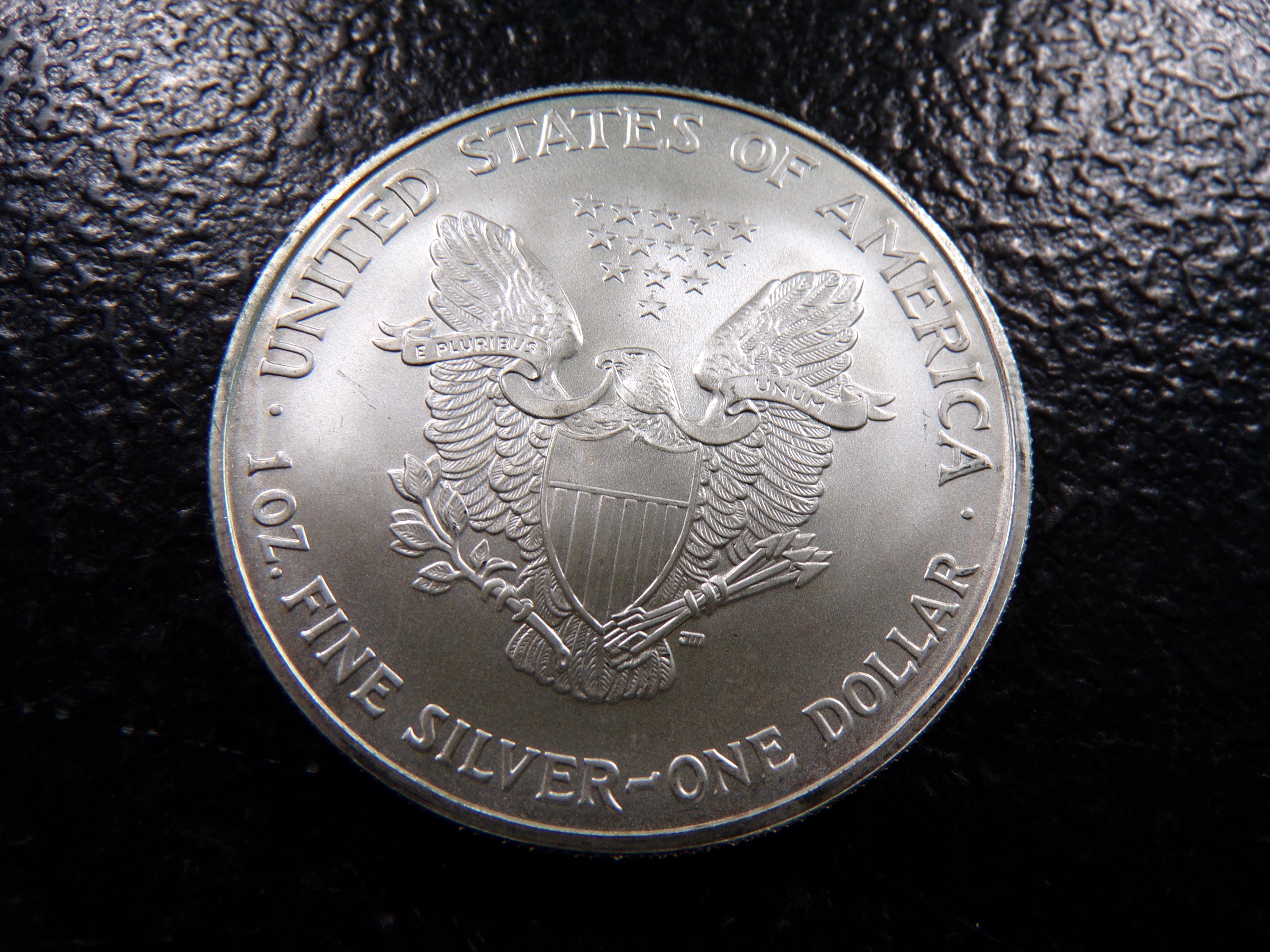 2005 AMERICAN SILVER EAGLE DOLLAR *1 OZ. FINE SILVER