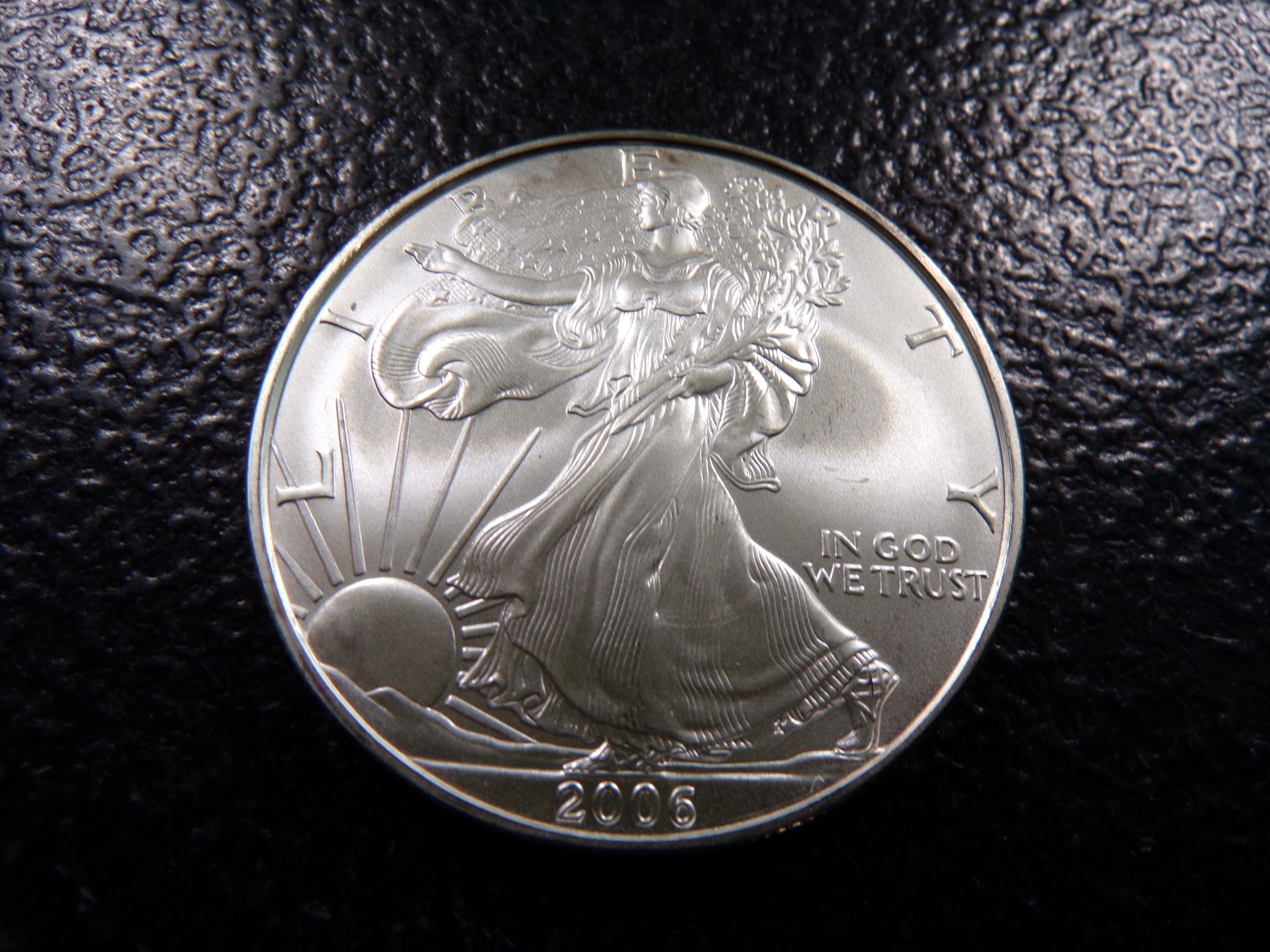 2006 AMERICAN SILVER EAGLE DOLLAR *1 OZ. FINE SILVER