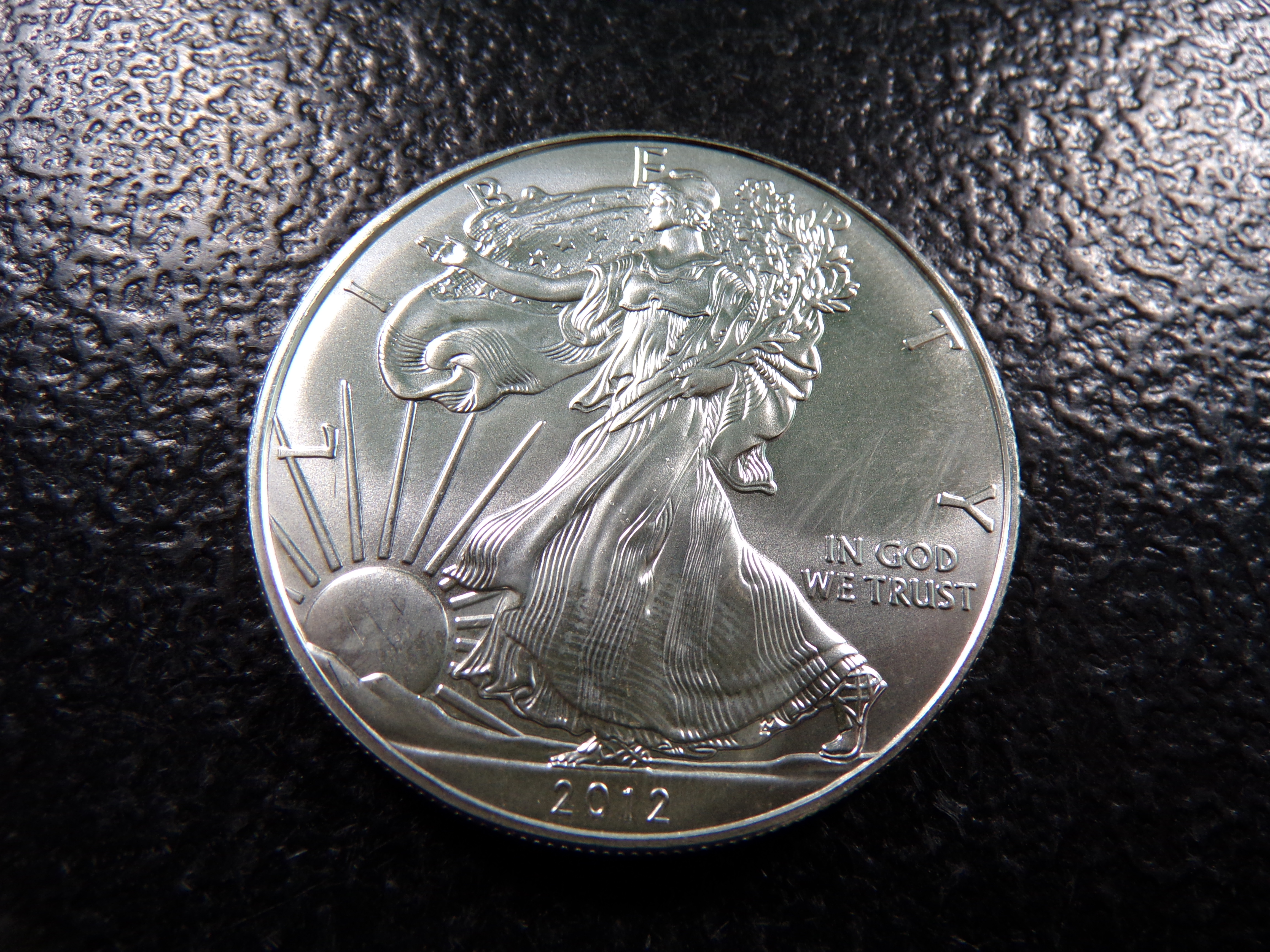 2012 AMERICAN SILVER EAGLE DOLLAR *1 OZ. FINE SILVER