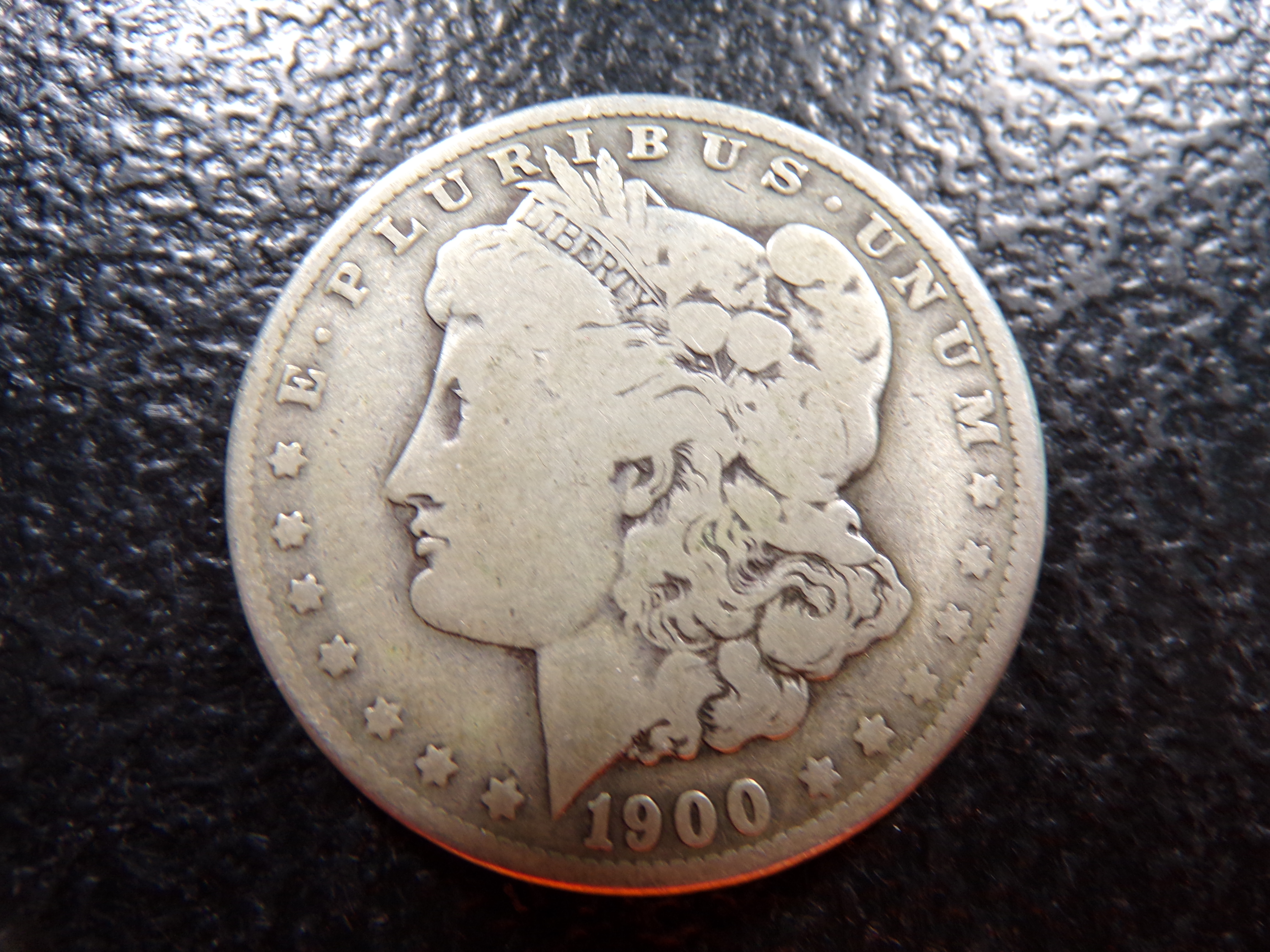 1900-O MORGAN SILVER DOLLAR