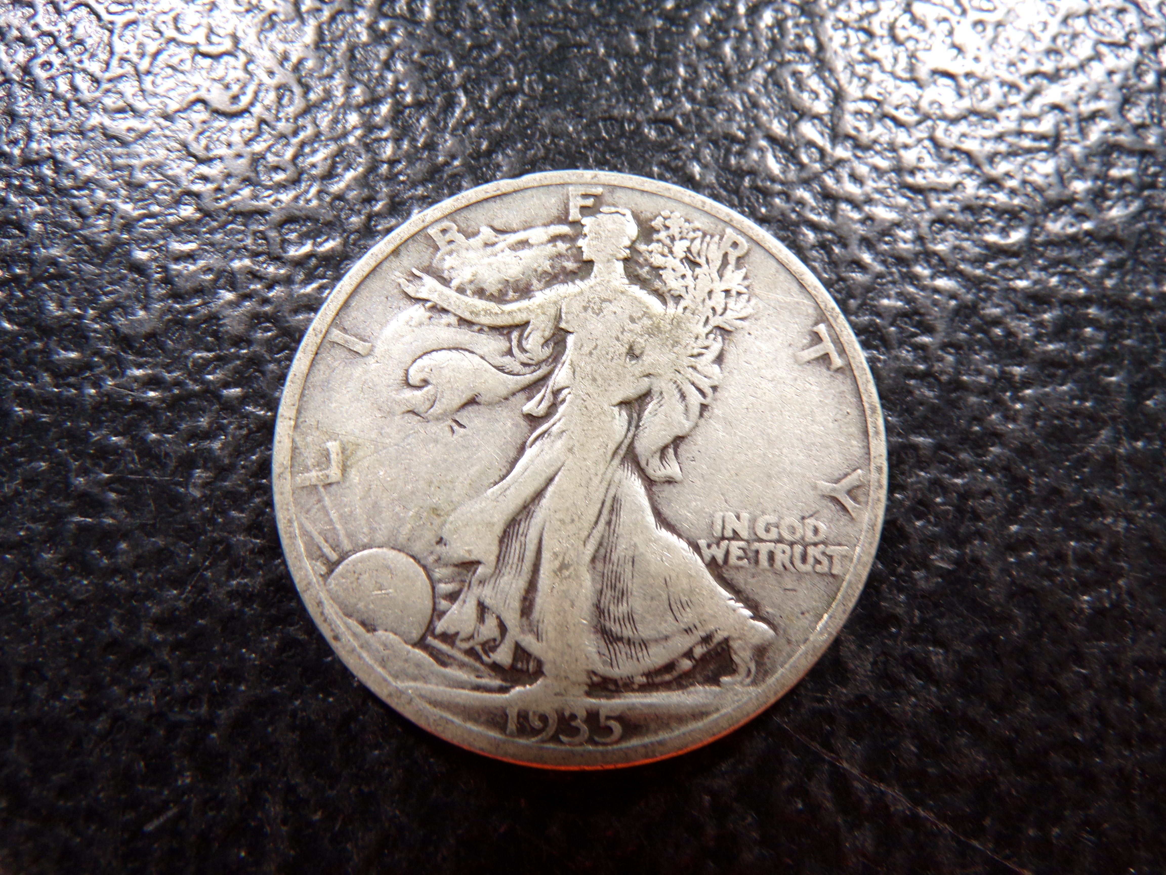 1935 WALKING LIBERTY SILVER HALF DOLLAR