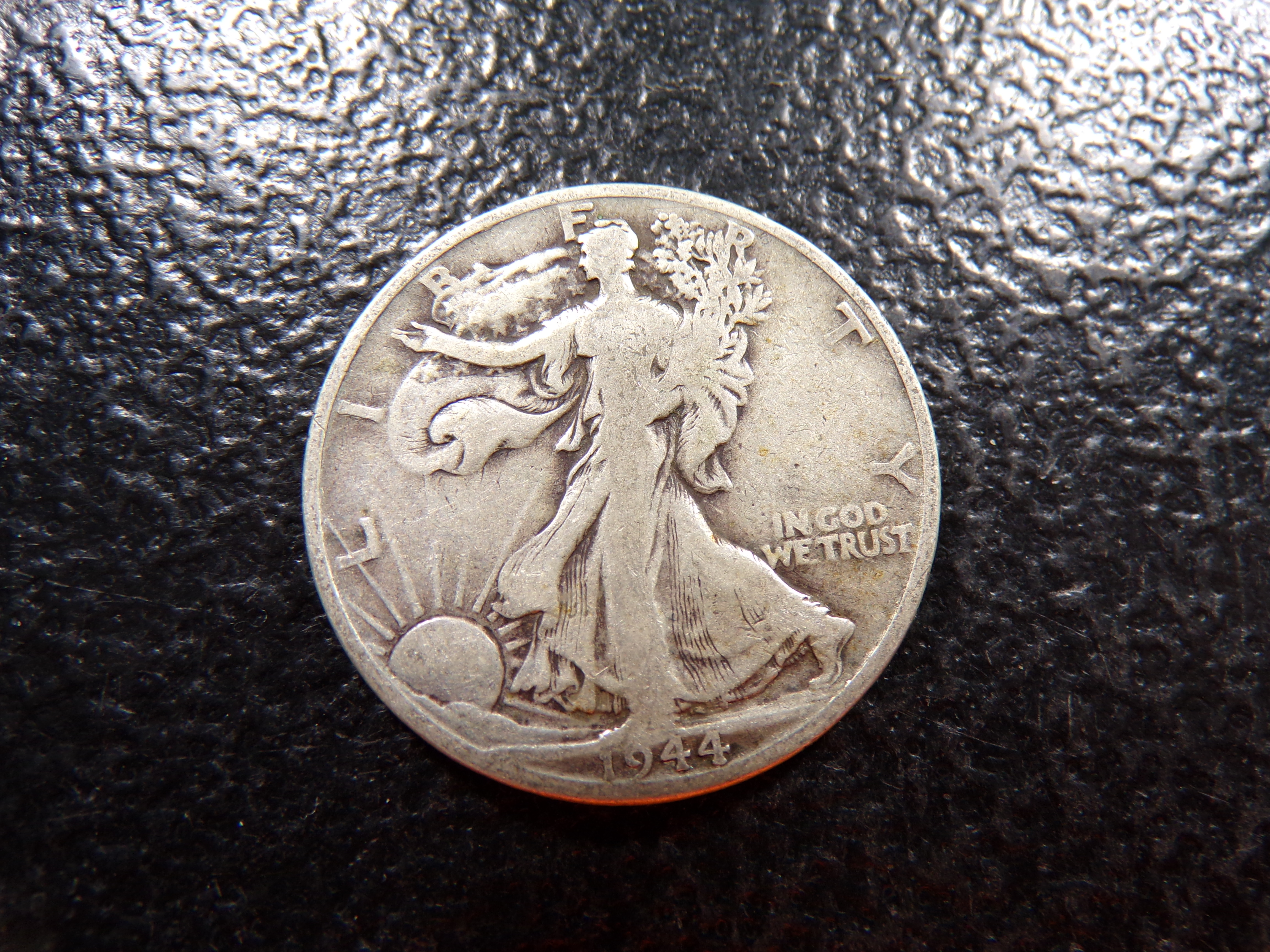 1944-D WALKING LIBERTY SILVER HALF DOLLAR