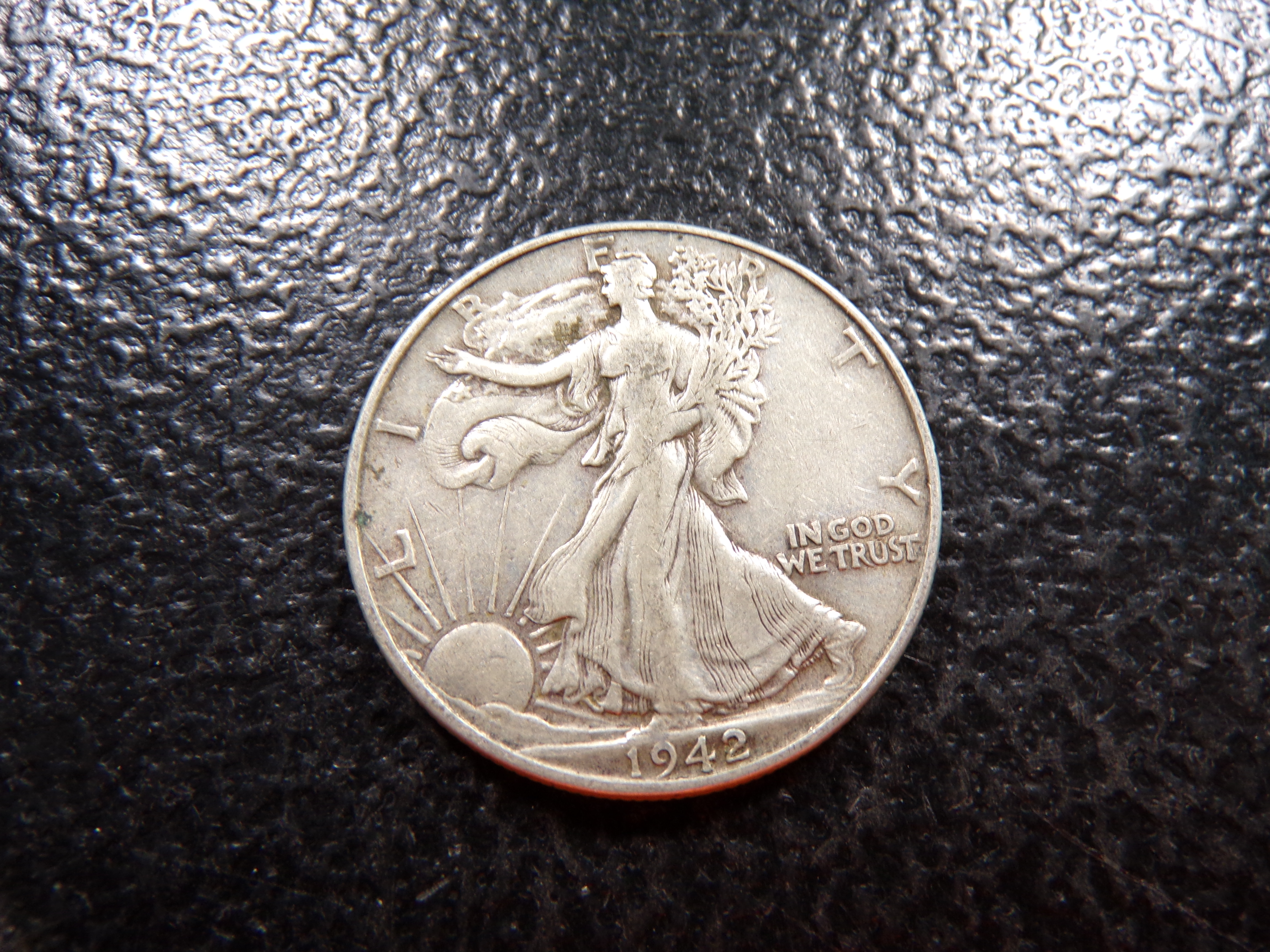 1942 WALKING LIBERTY SILVER HALF DOLLAR