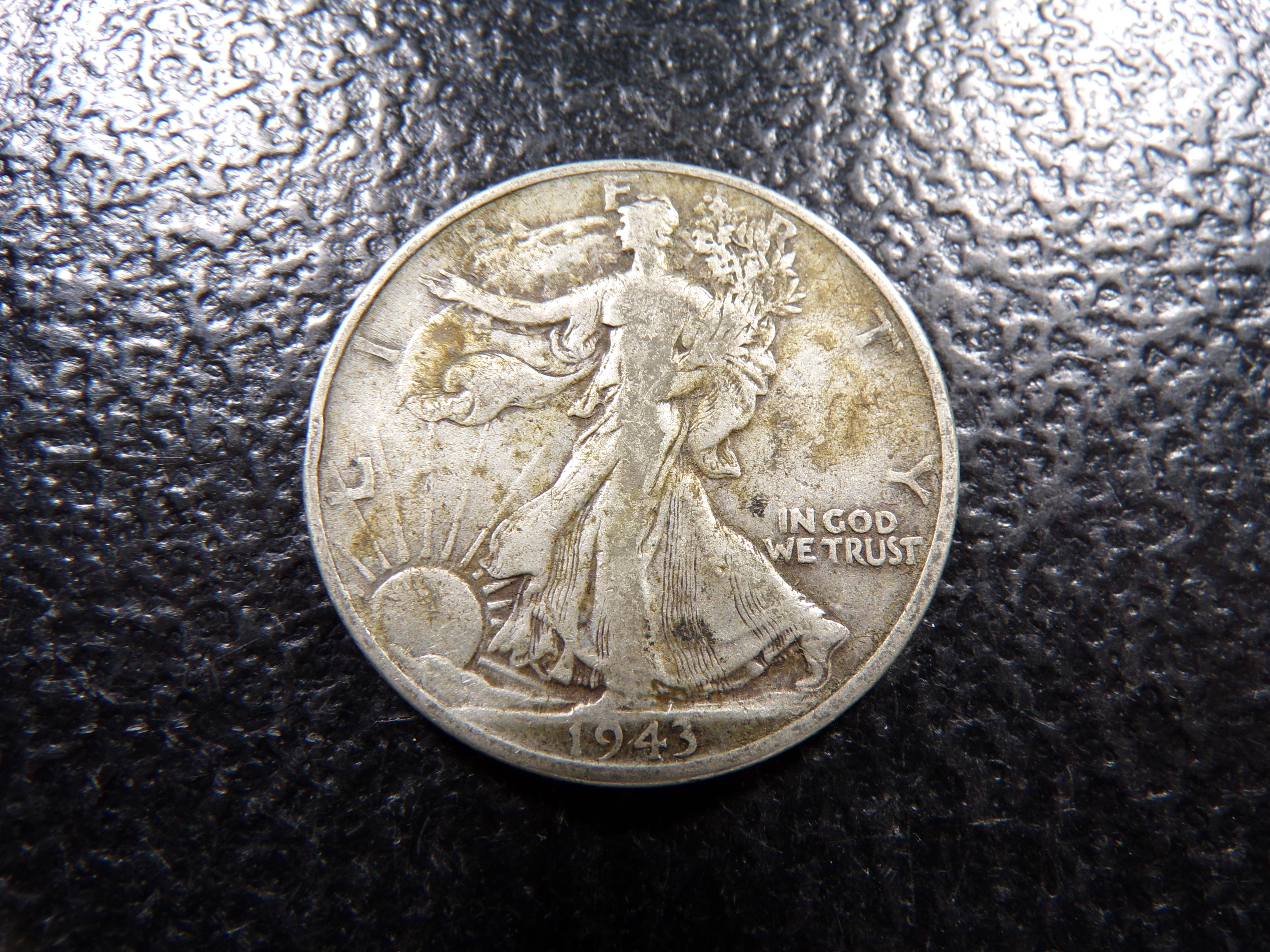 1943 WALKING LIBERTY SILVER HALF DOLLAR