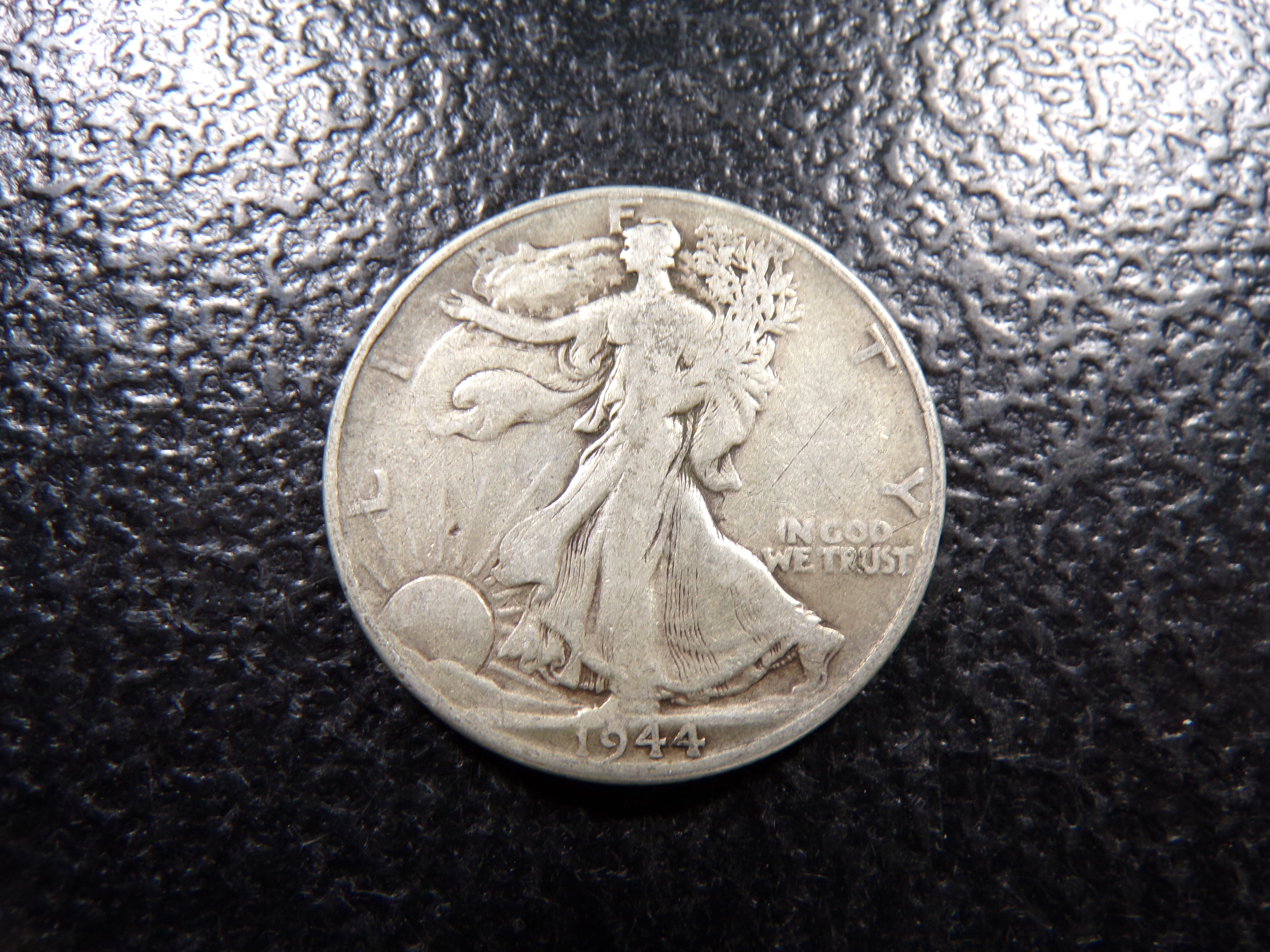 1944 WALKING LIBERTY SILVER HALF DOLLAR